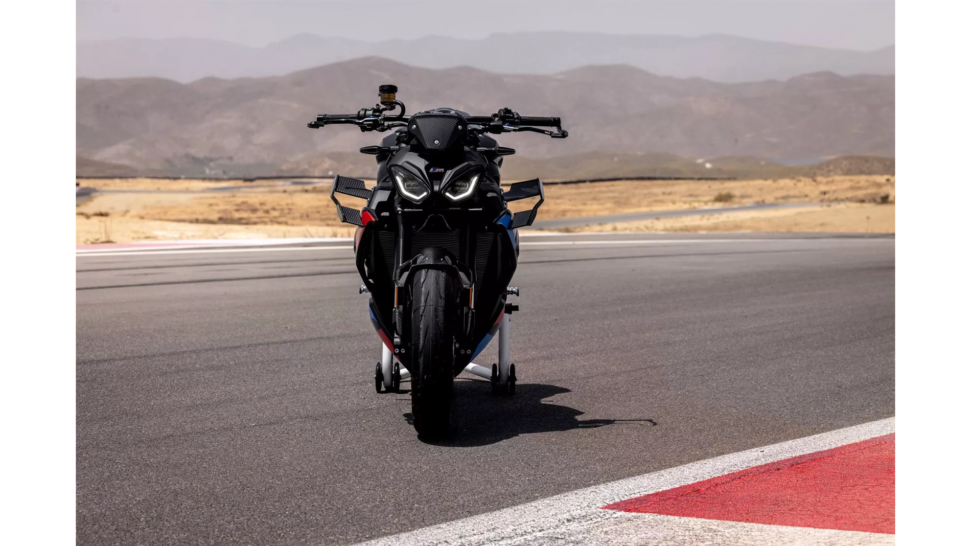 BMW M 1000 R - Obrázek 2 BMW M 1000 R - Obrázek 2