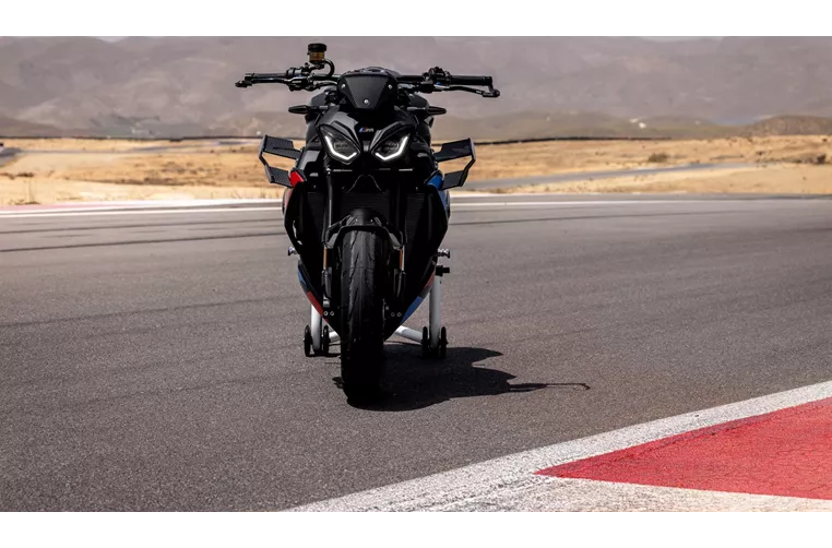 BMW M 1000 R 2026 BMW M 1000 R 2026