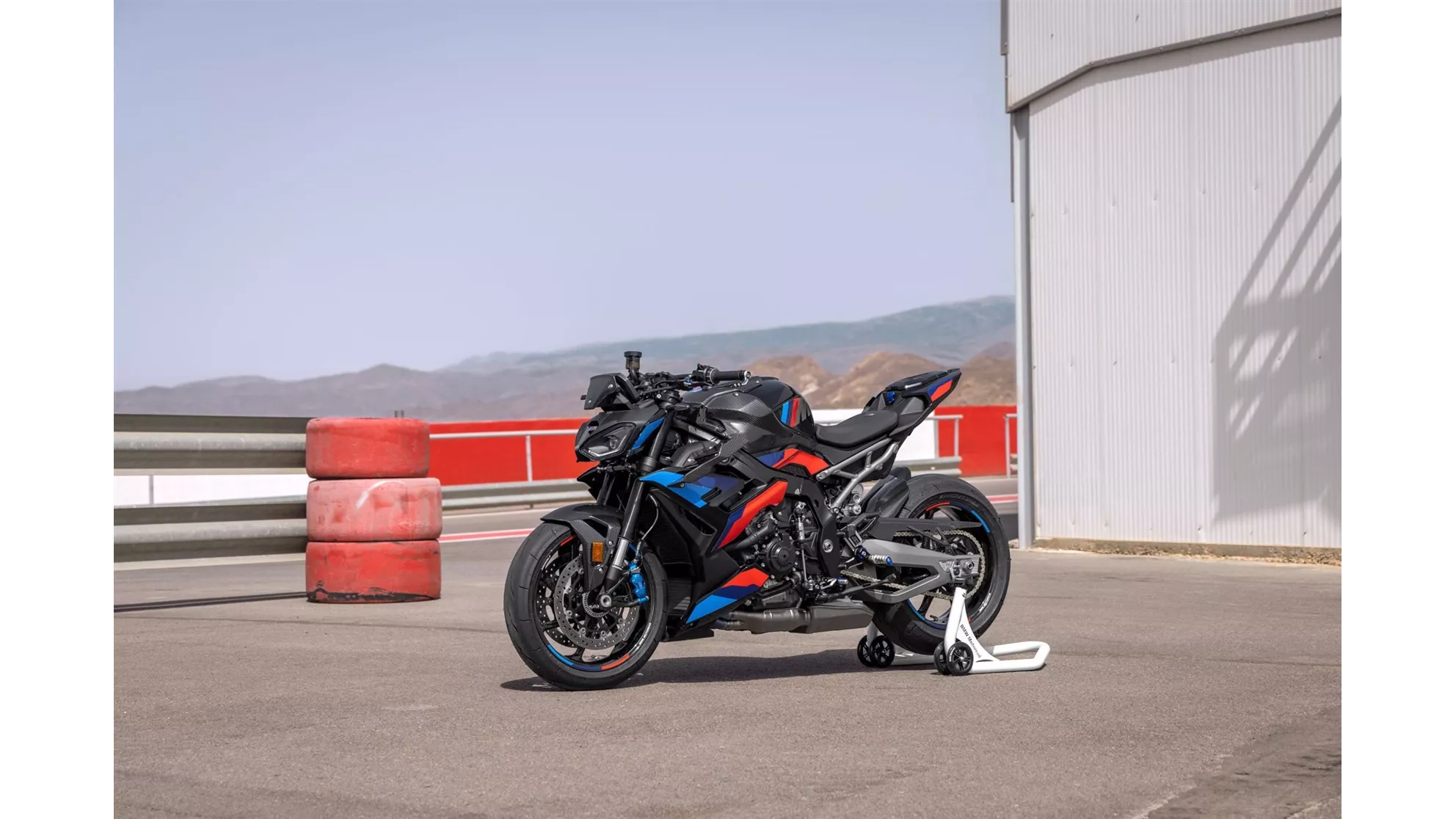 BMW M 1000 R - Obrázek 11 BMW M 1000 R - Obrázek 11