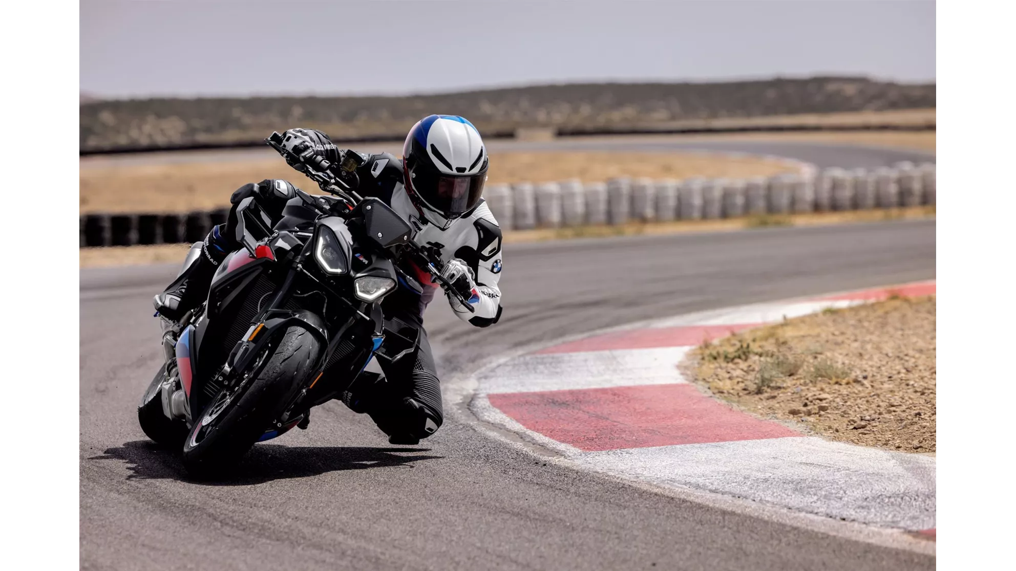 BMW M 1000 R - Obrázek 12 BMW M 1000 R - Obrázek 12