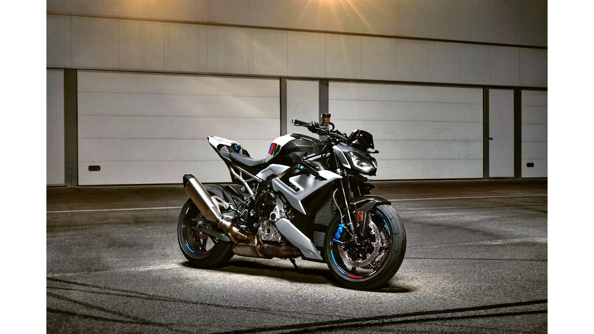 BMW M 1000 R - Obrázek 15 BMW M 1000 R - Obrázek 15