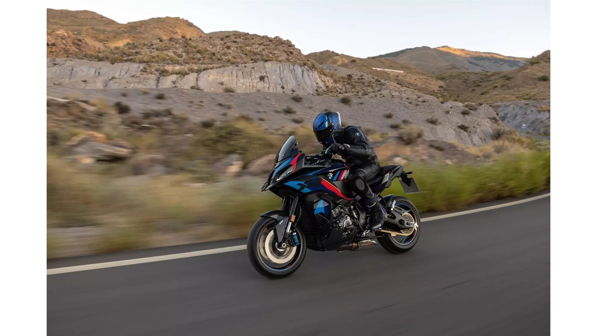 BMW M 1000 XR - Resim 5 BMW M 1000 XR - Resim 5