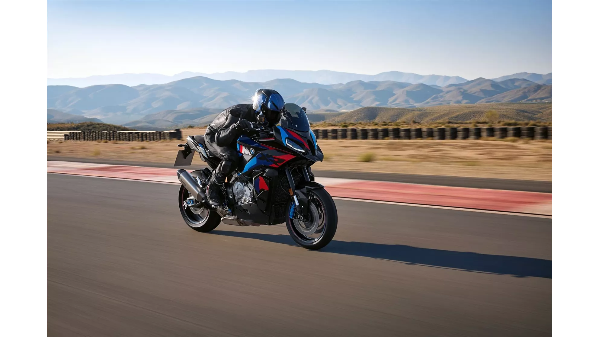 BMW M 1000 XR - Resim 13 BMW M 1000 XR - Resim 13