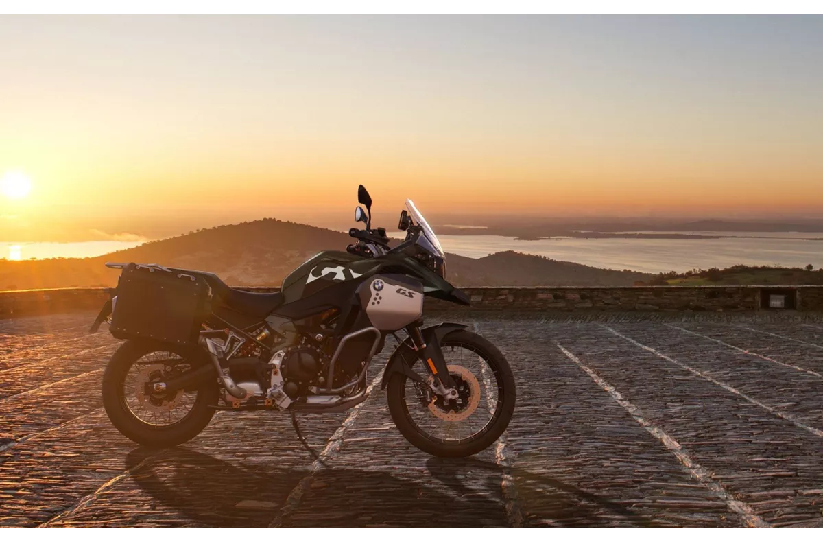 BMW F 900 GS Adventure BMW F 900 GS Adventure