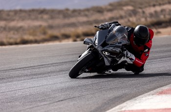 BMW S 1000 RR 2026 - Immagine 19