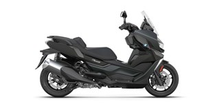 BMW C 400 GT 2026 vs Yamaha XMAX 300 Tech MAX+ 2025