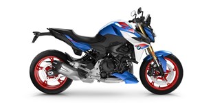 BMW F 900 R 2026 vs Yamaha MT-09 2025