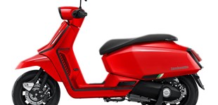 Lambretta X125 2026 vs Vespa GTS 125 Super iGET 2021