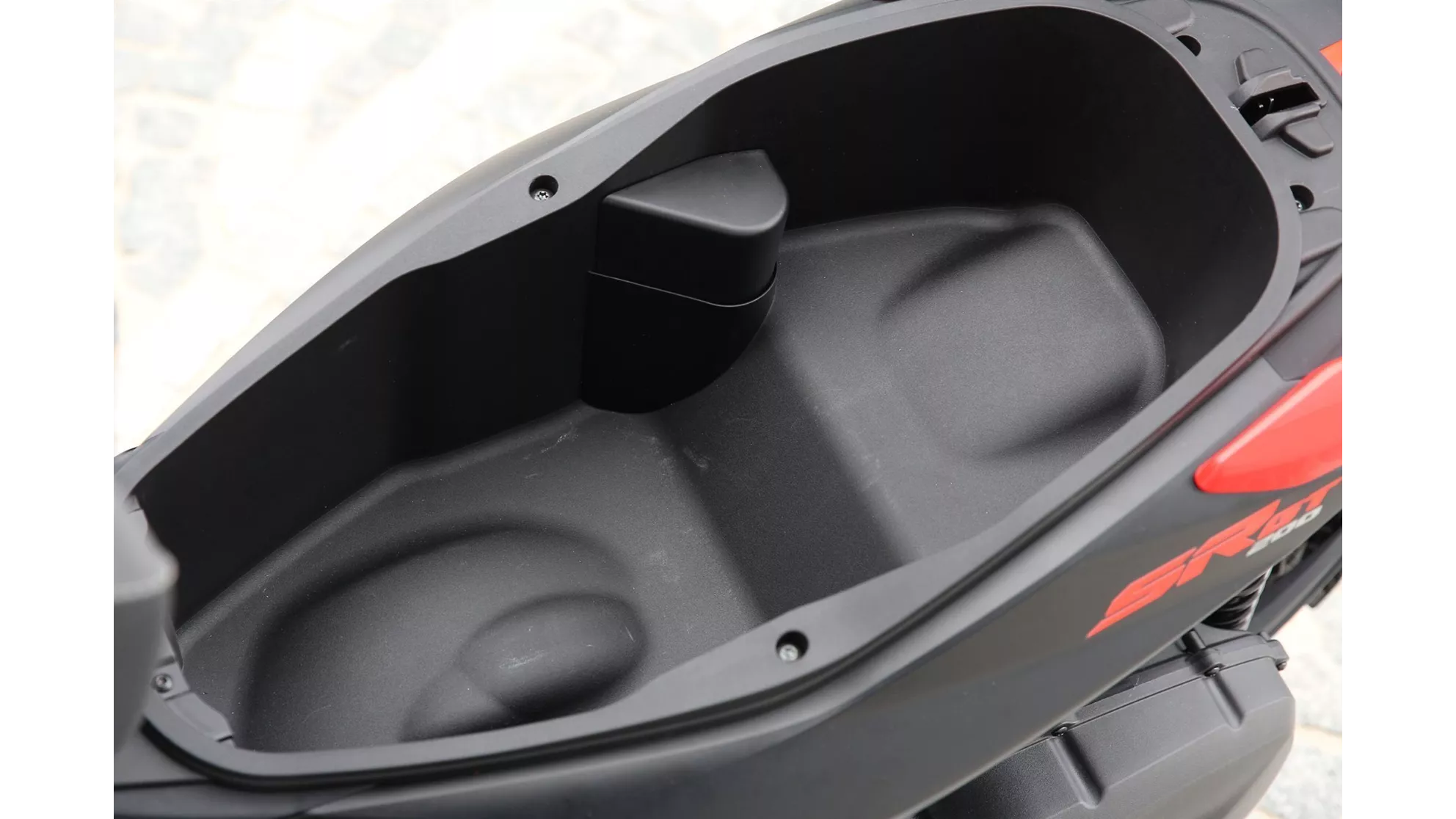 Aprilia SR GT Sport 125 - Immagine 7 Aprilia SR GT Sport 125 - Immagine 7