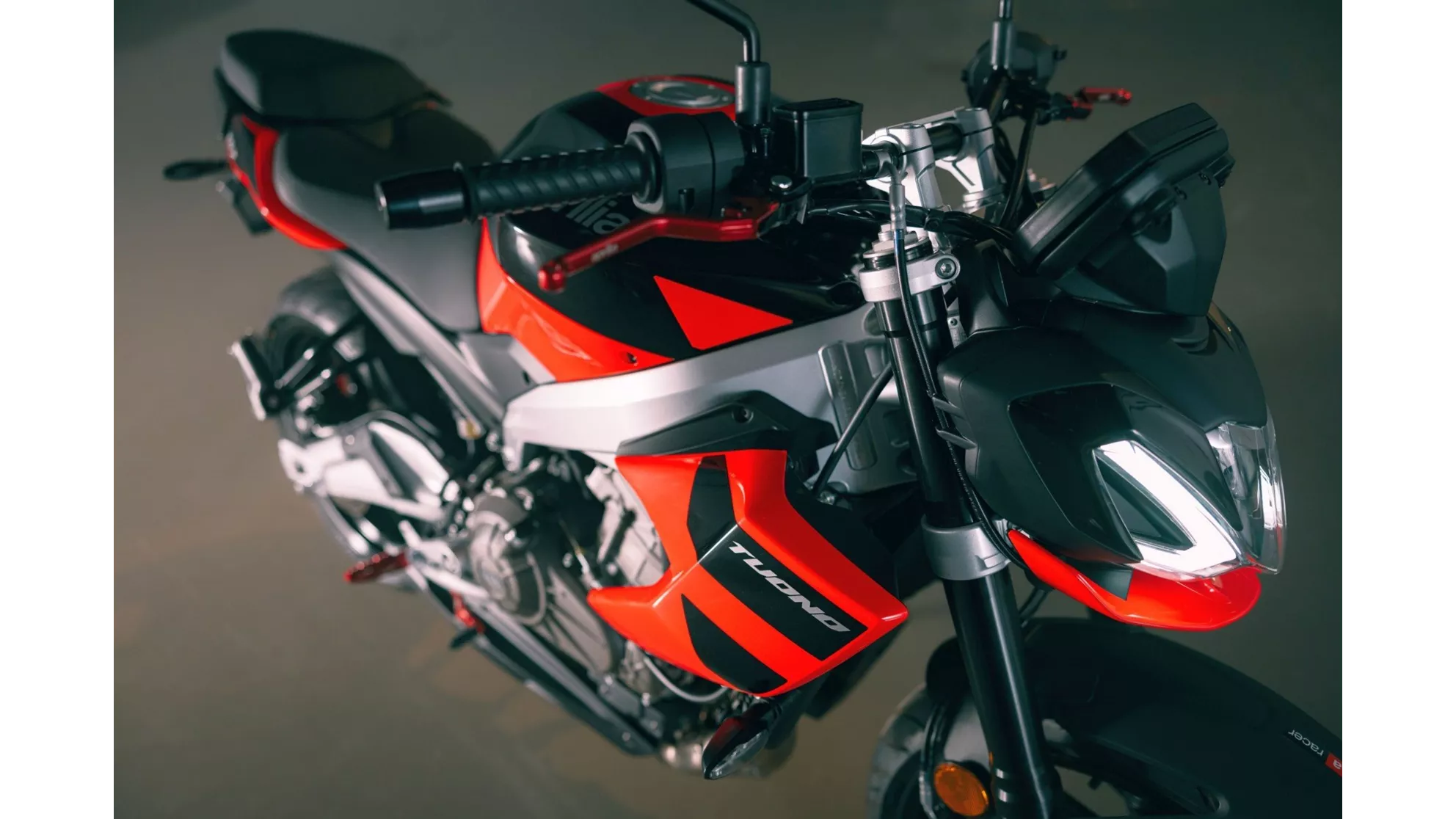 Aprilia Tuono 457 - Bild 10 Aprilia Tuono 457 - Bild 10