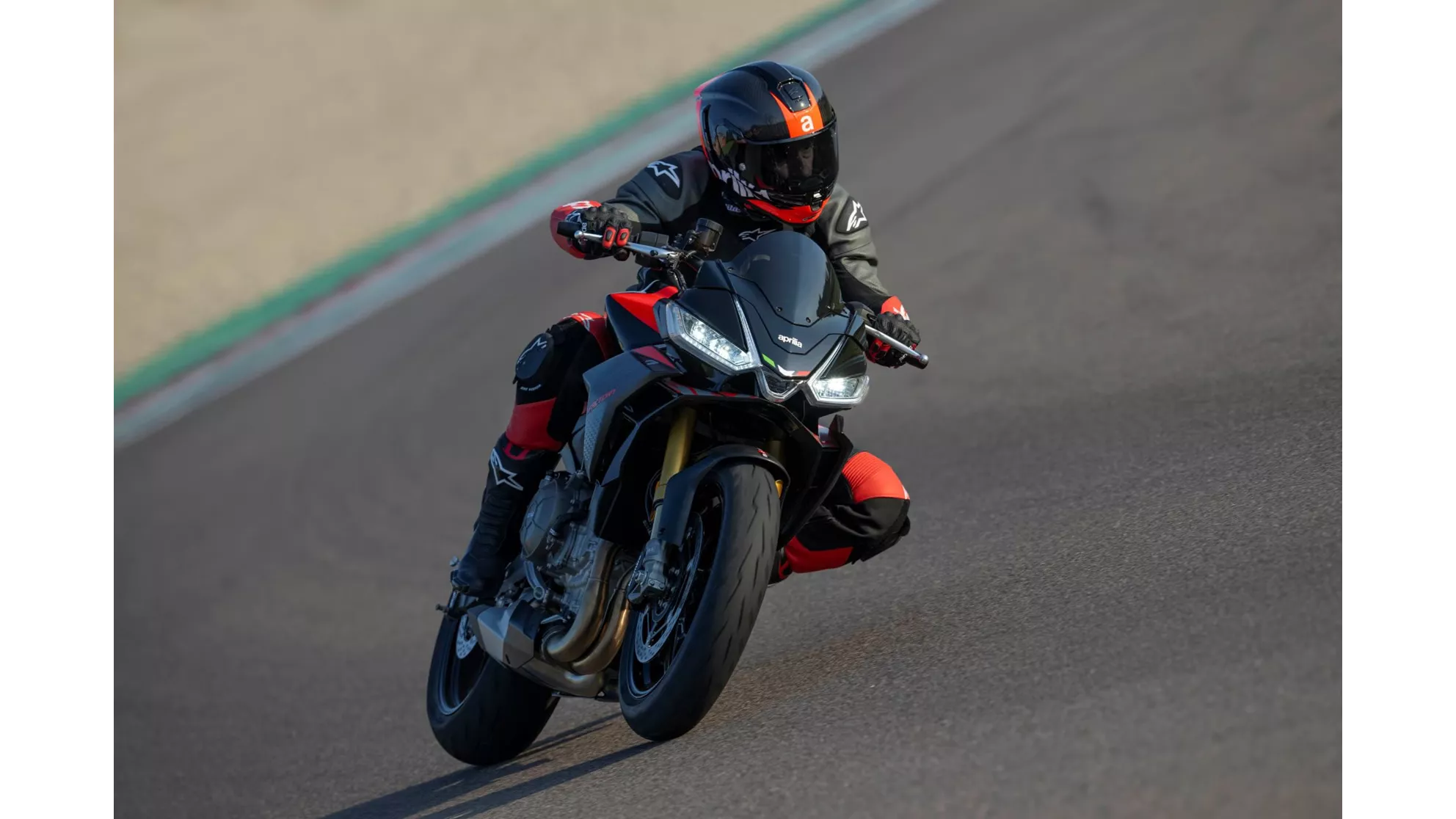 Aprilia Tuono 660 Factory 35kW - Слика 4 Aprilia Tuono 660 Factory 35kW - Слика 4