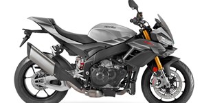 Aprilia Tuono V4 1100 2026 vs Aprilia RSV4 1100 Factory 2025