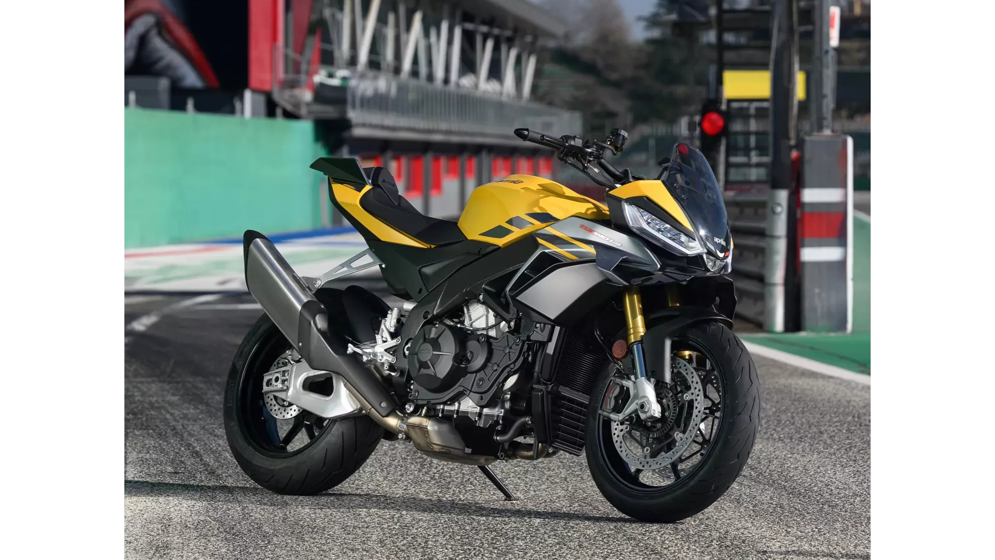 Aprilia Tuono V4 1100 - Image 6 Aprilia Tuono V4 1100 - Image 6