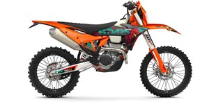 Husqvarna FE 350 PRO 2026 vs KTM 350 EXC-F SIX DAYS 2027