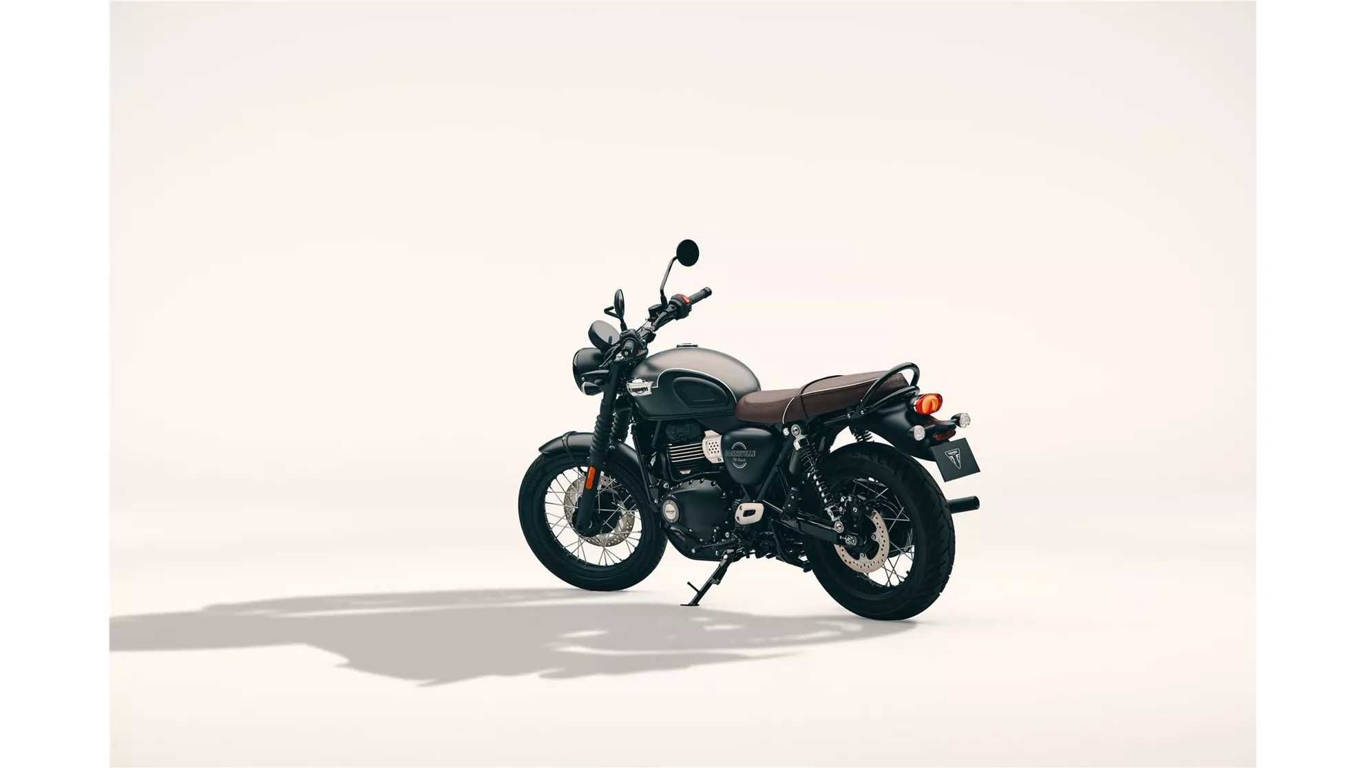 Triumph Bonneville T40 Black - Slika 2 Triumph Bonneville T40 Black - Slika 2