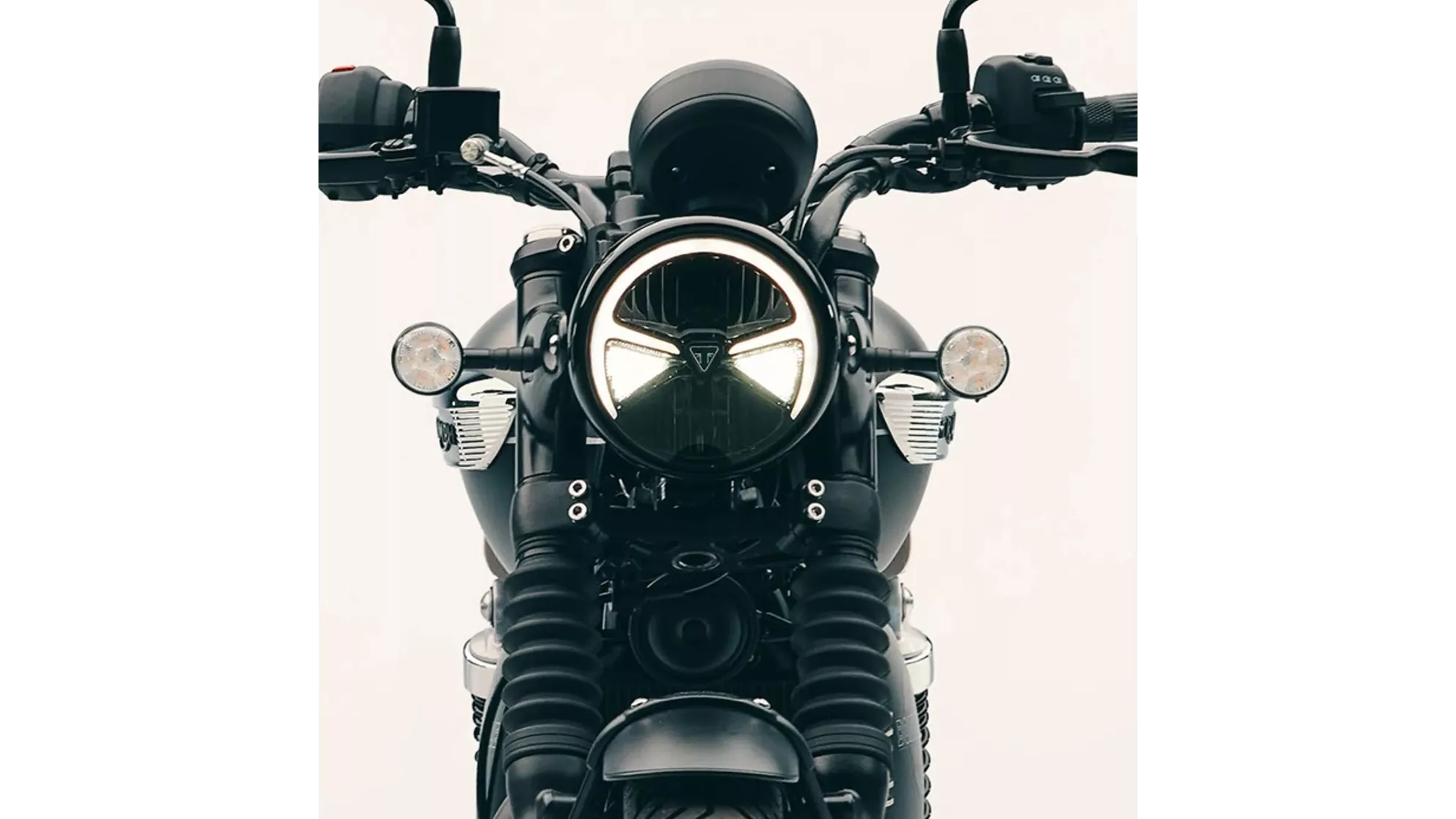 Triumph Bonneville T40 Black - Slika 21 Triumph Bonneville T40 Black - Slika 21