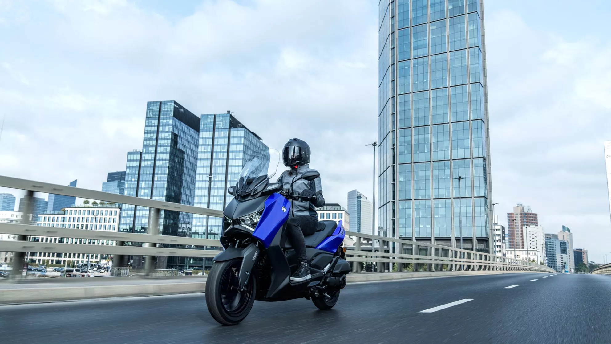 Yamaha XMAX 125 - Resim 17 Yamaha XMAX 125 - Resim 17