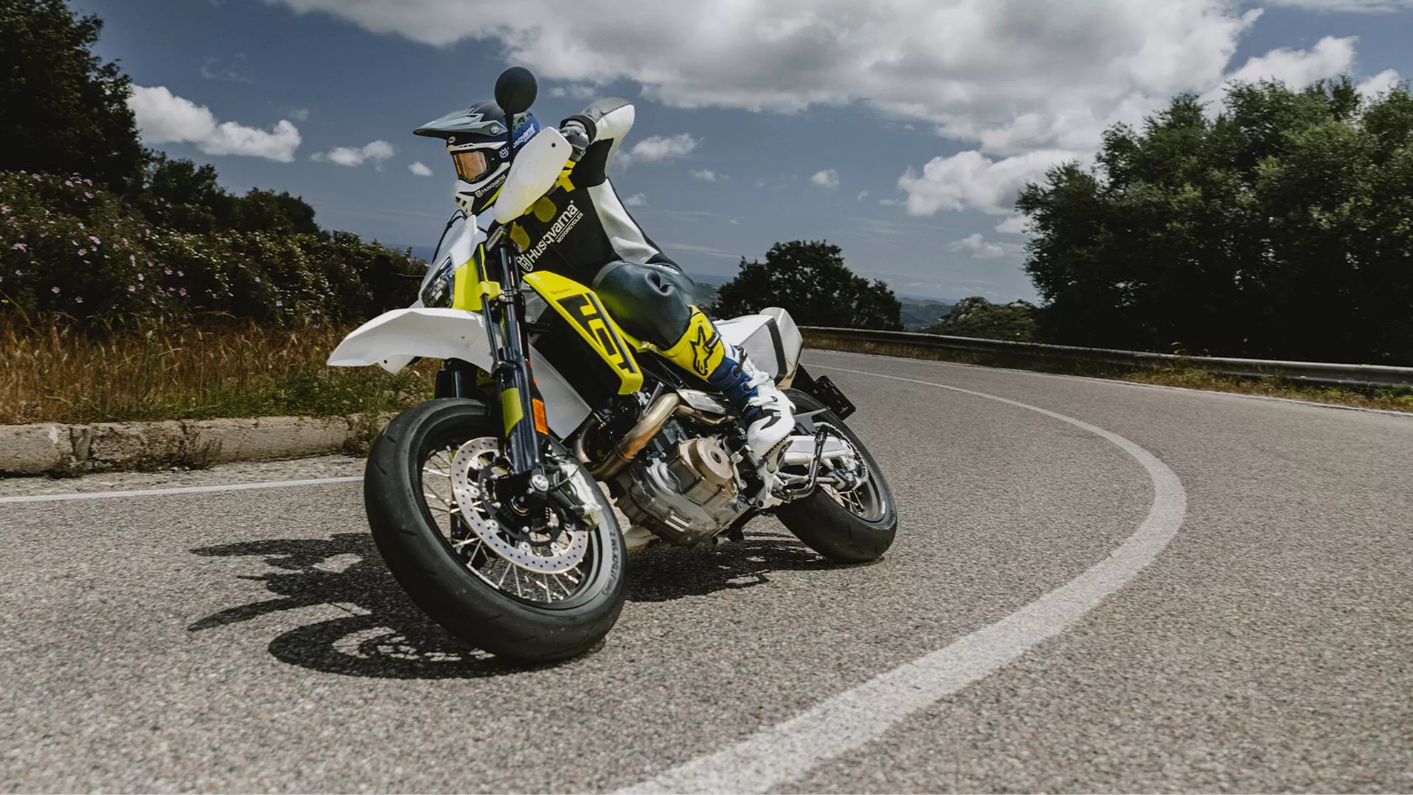 Husqvarna 701 Supermoto - Slika 2 Husqvarna 701 Supermoto - Slika 2