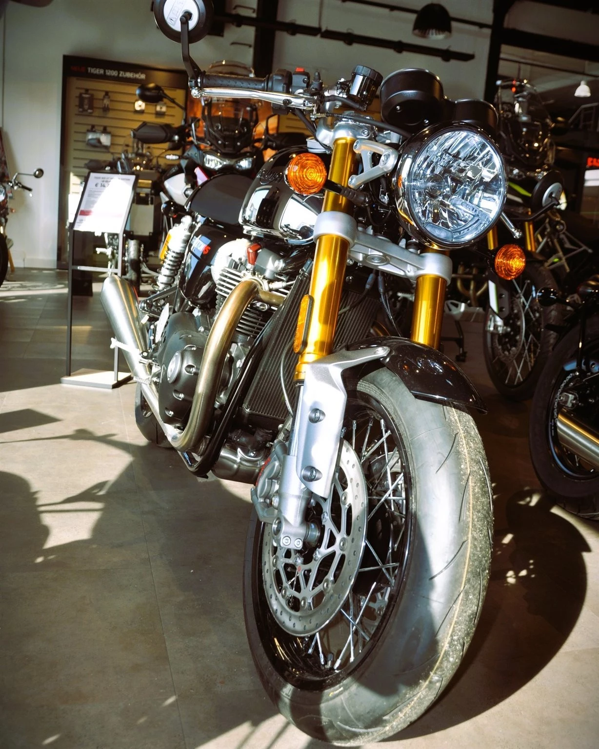 Vorschaubild für Post - 🌿 Zeit für neue Wege! 🏍️

Während alles langsam Richtung Frühling erwacht, ist jetzt der perfekte Moment, um neu durchzustarten – am besten auf zwei Rädern. 💨

✨ Frische Angebote zum Saisonstart
✨ Neue & gebrauchte Bikes bereit für dich
✨ Persönliche Beratung mit Herz

Starte entspannt ins lange Osterwochenende – vielleicht schon auf deinem neuen Motorrad?

👉 Komm vorbei und finde dein perfektes Bike für die erste große Frühlingsausfahrt!

#luebkemannundsievers