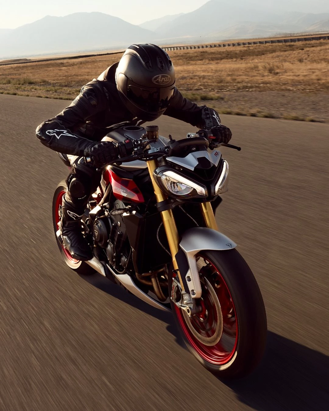 Vorschaubild für Post - Der ultimative Streetfighter kehrt zurück: Die neue Street Triple 765 RX. 

Freut euch auf Race-Technik vom Feinsten mit dem 765cm³-Dreizylinder aus der Moto2™-Klasse, präzises Handling, noch schnellere Beschleunigung und den ikonischen Triple-Sound.

Jetzt bestellbar!
#triumph #triumphmotorcycles #streettriple765rx