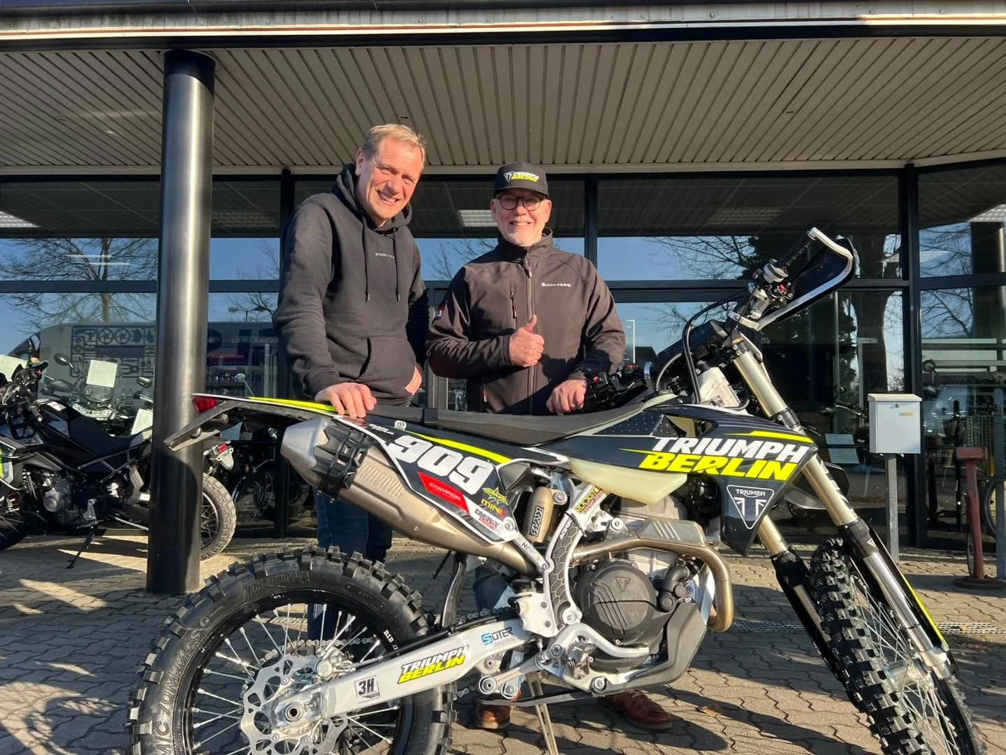 Vorschaubild für Post - Guido, wir wünschen dir viel Spaß mit deiner  neuen TF250E! Viel Erfolg beim SAE! Vertritt uns würdig 👍
#TriumphMotorcycles #tf250e #TF250E #enduro #sachsenanhaltenduro #triumphberlin