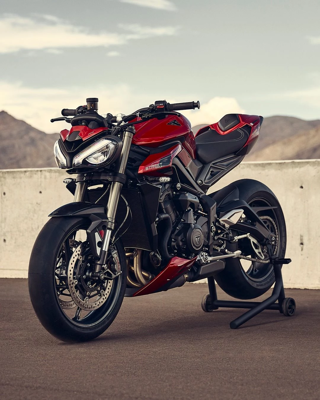 Vorschaubild für Post - Der ultimative Streetfighter zum Bestpreis: Sichere dir jetzt ganze 765 € Kundenvorteil* beim Kauf einer Street Triple 765 R oder RS! 🔥
Dieses Angebot und viele weitere Deals findest du auf unserer Webseite und bei uns im Showroom. Wir beraten dich gern!
*Angebotsdetails siehe Webseite
#triumph #triumphmotorcycles #fortheride #streettriple765