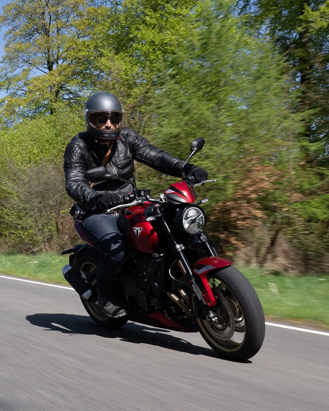 Vorschaubild für Post - Jede Menge Punch und ein Look, nach dem sich alle Köpfe umdrehen - genau so kann ein Traumbike aussehen. 👌

Erlebe die neue Trident 800 bei einer Probefahrt und überzeug dich selbst von ihrem Spaßfaktor.

#triumph #triumphmotorcycles #trident800