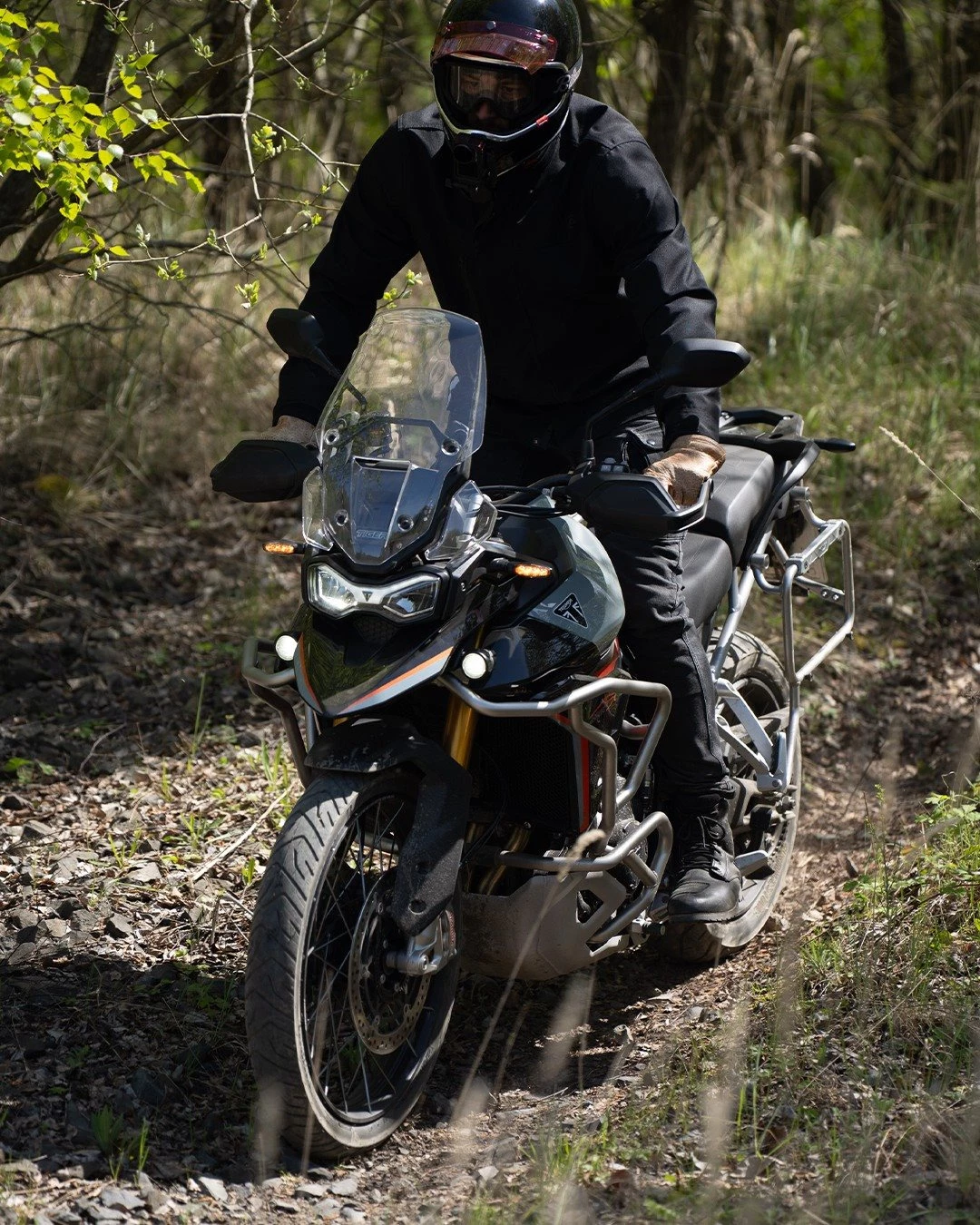 Vorschaubild für Post - Abgestimmt auf den anspruchsvollen Geländeeinsatz – mit Drehmoment, Traktion und Präzision für kompromisslosen Adventure-Fahrspaß. 👌

Die neue Tiger 900 Desert Edition ist jetzt bei uns mit 1.000 € Kundenvorteil bestellbar!*

*Angebotsdetails siehe Webseite, gültig bis 30.06.2026
#triumph #triumphmotorcycles #tiger900