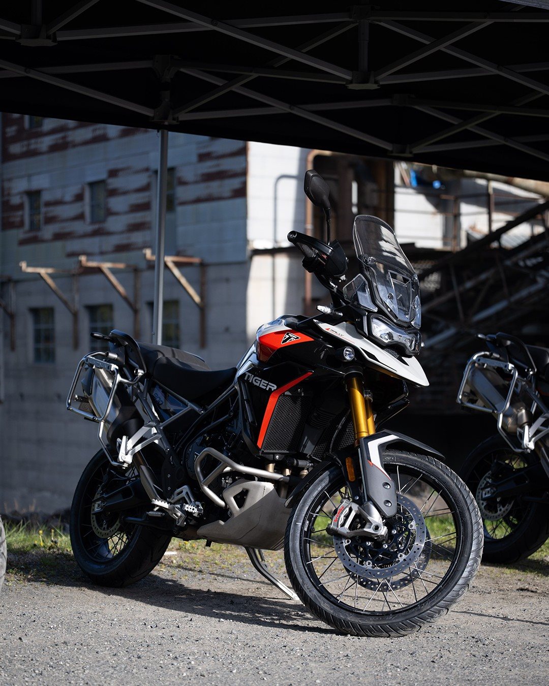 Vorschaubild für Post - Ready, set, Tiger: Diesen Sommer erhältst du beim Kauf einer neuen Tiger 900 satte 1.500 € Kundenvorteil!*

Komm vorbei und schau sie dir live bei uns im Showroom an. 🐅

*Angebotsdetails siehe Webseite
#triumph #triumphmotorcycles #tiger900