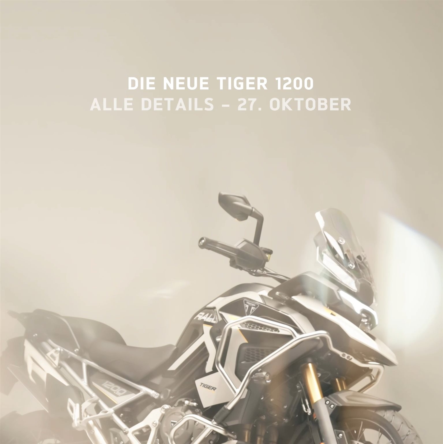 Vorschaubild für Post - Modelloffensive bei TRIUMPH - Bis zum Jahresende präsentiert die britische Traditionsmarke insgesamt vier neue Motorräder. Neben der vollständig neu entwickelten Bonneville T40 stehen die neue Tiger 1200, die neue Street Triple 798 sowie die neue Tiger 900 in den Startlöchern. Erste Bilder und ein Teaser-Video geben bereits jetzt einen Ausblick auf die kommenden Neuheiten.

#triumph_gera #triumphmotorcycles #fortheride #tiger1200 #tiger900 #streettriple #triumphbonneville