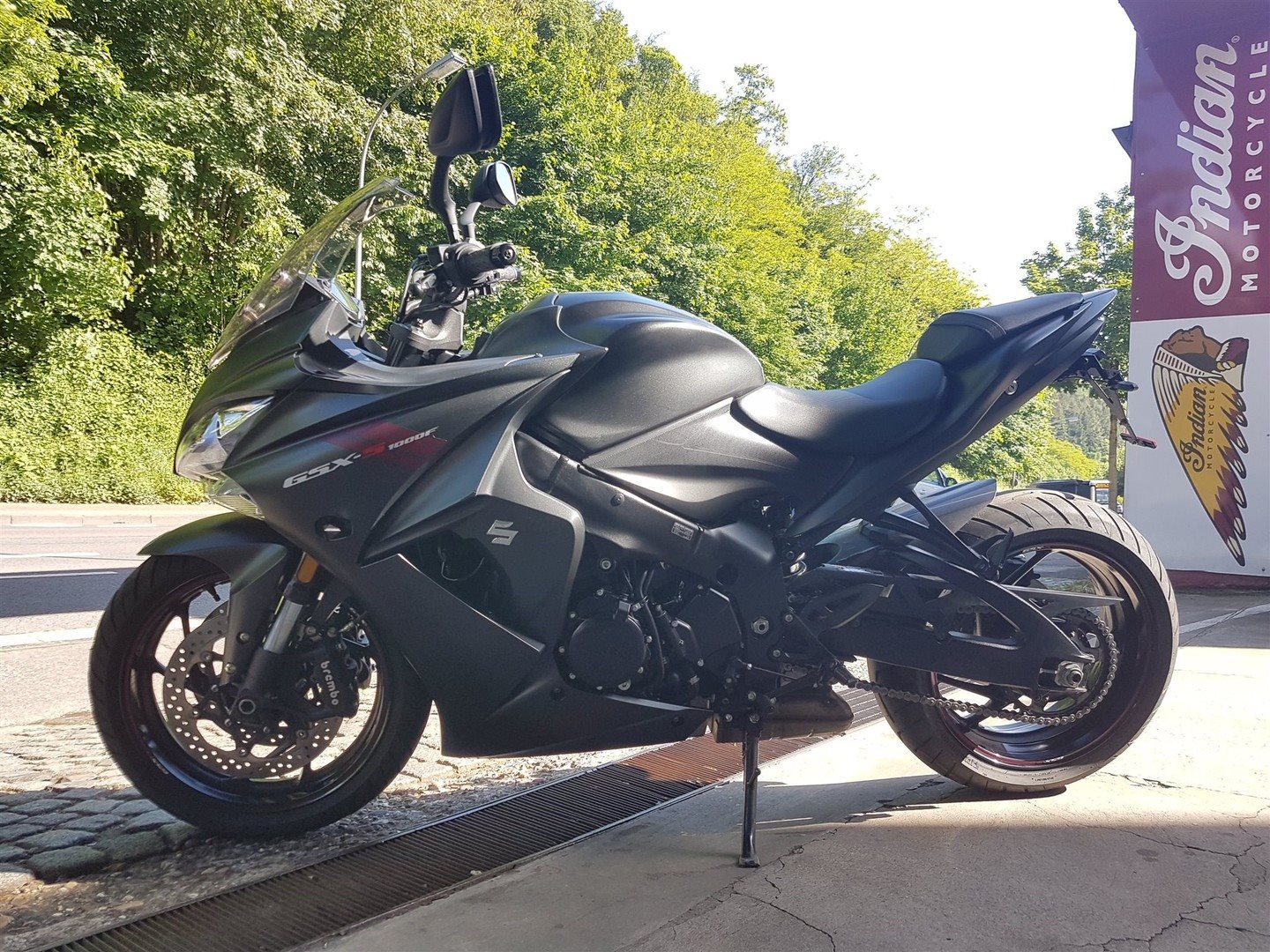 Vorschaubild für Post - Suzuki GSX-S1000F Sport Touring, 7.900 EUR, EZ 05/2018, 13.840 km

gepflegtes Motorrad mit allen Inspektionen inkl. Jahreswartung
Miniblinker vorne und hinten
kleiner Kennzeichenträger

Wir könnten Ihnen weitere Bilder zuschicken und Sie telefonisch beraten.
Sie können uns gerne auch per whatsapp auf die Nummer 0681814241 kontaktieren.
Eine Probefahrt ist möglich, vereinbaren Sie bitte einen Termin.

Gerne bieten wir Ihnen ein Lieferdienst an, bitte erfragen Sie hierzu die Kosten.
 
Zwischenverkauf vorbehalten.

Wir bieten eine Finanzierung über die Credit Plus Bank AG oder die Bank 11, an. 
Wir erstellen Ihnen gerne ein persönliches Angebot.

Ihre Ansprechpartnerin N.Stass Tel. 0681/814241

Irrtümer, Änderung und Zwischenverkauf vorbehalten

Wir bieten an....
- Indian Vertragshändler, Victory Service-Point
- SUZUKI Vertragshändler Motorrad
- Reparaturkosten Finanzierung 
- Probefahrten
- Ankauf von Motorrädern
- Individuelle Finanzierungen für Neu und Gebrauchtfahrzeuge
- individuelle Umbauten nach Ihren Wünschen
- Vermietung von Motorrädern der Marke Suzuki 
- Wir liefern Original und Zubehör Ersatzteile
- Leistungsreduzierungen 25KW (34PS) NEU 35KW (48PS)
- Tieferlegungen & Höherlegungen
- Inspektionen nach Herstellervorschriften auch an Fremdmarken Motorräder
- Reparatur auch an BMW, Honda, Kawasaki und Yamaha Motorräder
- Unfallinstandsetzung
- TÜV Vorfahrt
- Reifen für Motorrad und KFZ
- Alufelgen
- KFZ. freie Werkstatt für alle Auto Marken

R+S Motorräder GmbH

CAR + BIKE WORLD

Kaiserstr. 4 b
66133 Saarbrücken-Scheidt

Tel. 0681/814241
Fax. 0681/814460
e-mail. info@rs-motorraeder.de
www.rs-motorraeder.de

Öffnungszeiten:

Montag 14:00 - 18:00
Dienstag bis Freitag
9:00 - 13:00 und 14:00 - 18:00 Uhr
Samstags 10:00 - 13:00 Uhr

🔗 https://suzuki.rs-motorraeder.de/gebrauchtes-motorrad-suzuki-gsx-s1000f-sport-touring-3556687