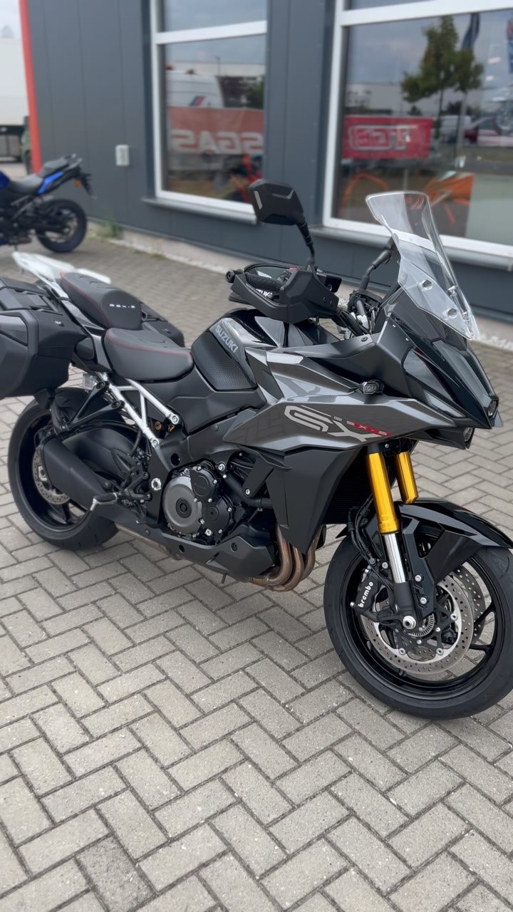 Vorschaubild für Post - GSX-S1000GX

Edition Kit Touring
Edition Kit Komfort
+ viele weitere Umbauten

#suzuki #fun #motorcycle #black #tour #gsx