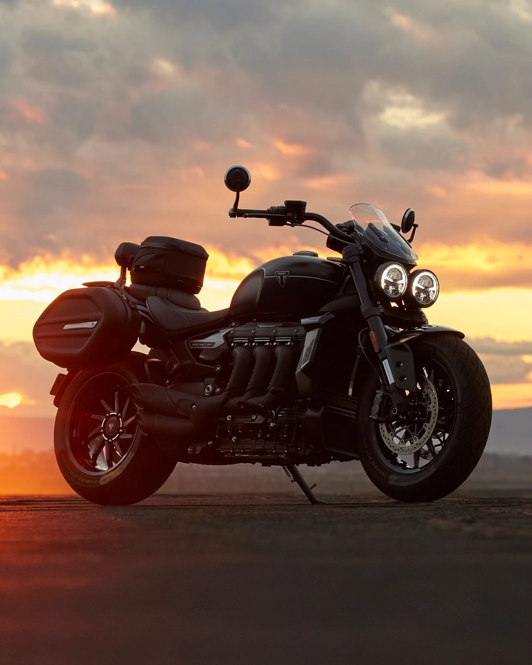 Vorschaubild für Post - Das Schlachtschiff unter den Motorrädern: Die Rocket 3 GT. 🚀
Kraftvolle Leistung und ein rekordverdächtiges Drehmoment, gepaart mit einem entspannten Fahrstil, grandiosem Fahrverhalten und makellosem Finish.
Erlebe sie jetzt live bei einer Probefahrt!
#triumph #triumphmotorcycles #fortheride #rocket3