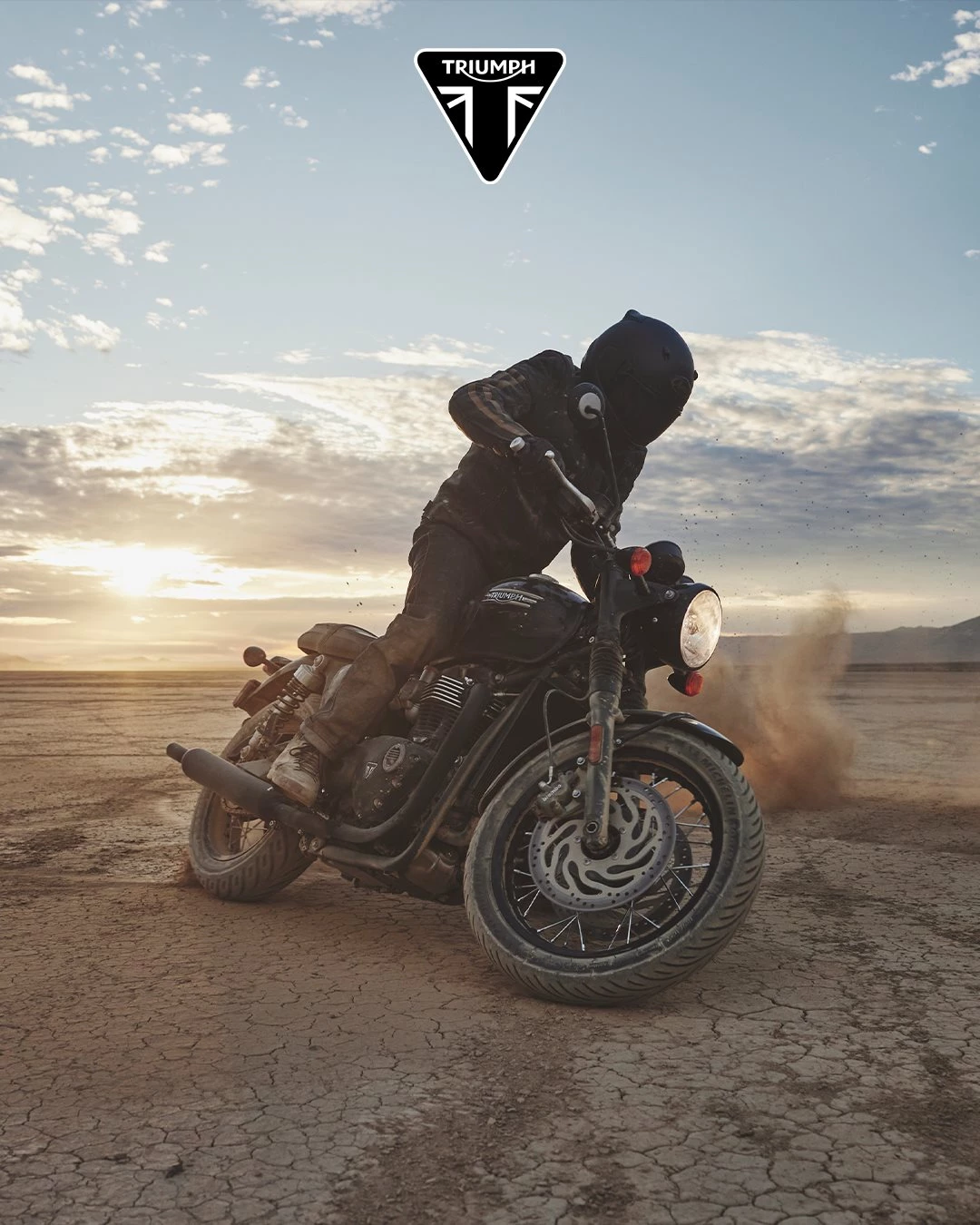Vorschaubild für Post - Es werden keine Kilometer gezählt, sondern Momente gesammelt.

Hier mit der Bonneville T120 Black inklusive einer neuen Sitzbank.

#triumphmotorcycle #bikerlife #triumphdeutschland #Bonneville
