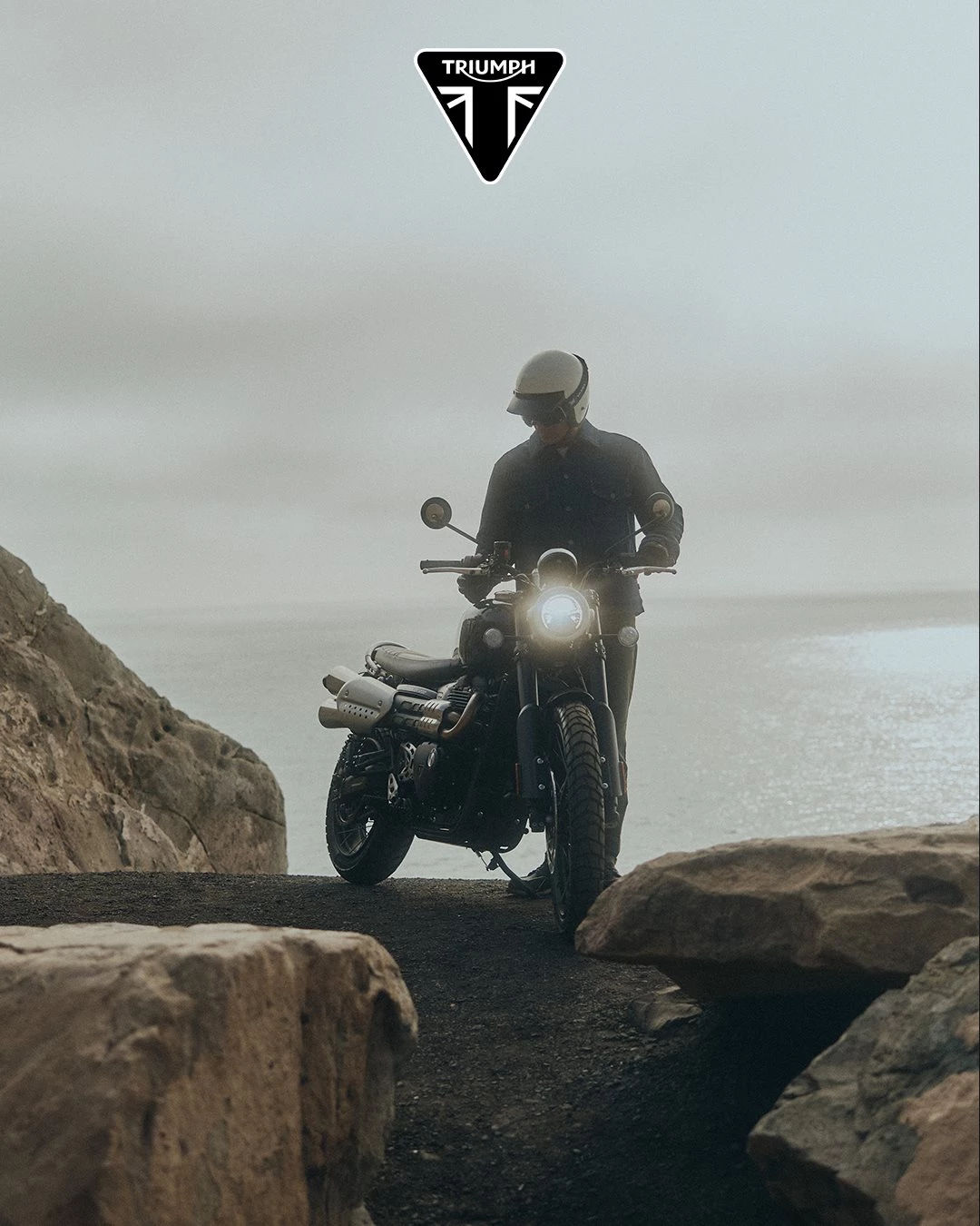 Vorschaubild für Post - Der Helm sitzt. 
Der Motor erwacht.

Für einen Augenblick bleibt der Alltag einfach zurück.

Genau deshalb lieben wir das Motorradfahren. 🏍️🔥

#triumphmotorcycle #bikerlife #triumphdeutschland #letsgo #derMoment