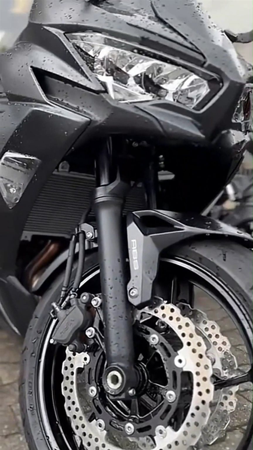 Vorschaubild für Post - 💚 Kompromisslos sportlich – die Kawasaki Ninja 650!

Du willst Fahrspaß, Agilität & Style? Dann ist die Ninja 650 genau dein Bike! 🏍️🔥

✔️ Jetzt bei uns im Verleih – testen, verlieben, durchstarten
✔️ Oder direkt kaufen – dein Einstieg in die Ninja-Welt!

👉 Nur im Bikerzentrum Berentelg in Meppen

#KawasakiNinja650 #RideGreen #Motorradverleih #Motorradverkauf #Berentelg #Meppen #SupersportStyle #bikerlife #instabike #bikedaily #biker #onroad