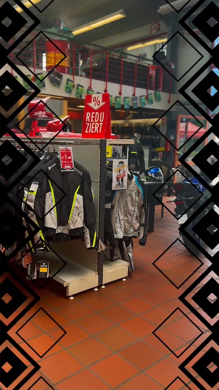 Vorschaubild für Post - 🚨 Noch größer. Noch vielfältiger. Noch biker-lastiger!
🧥 750 m² Motorradbekleidung – Top-Marken, starke Beratung und jede Menge Leidenschaft!
💬 Ob auf deiner ersten Tour oder der nächsten großen Reise – wir machen dich bereit.
📍 Besuch uns in Meppen oder klick dich rein: www.bikerzentrum-berentelg.de

💥 Erleben. Anziehen. Losfahren.

#BikerzentrumBerentelg #Motorradbekleidung #Motorradliebe #Bikerstyle #RideReady #Motorradfahren #Meppen #BikerCommunity #instabike #bikedaily #berentelg #biker #bikelove #onroad