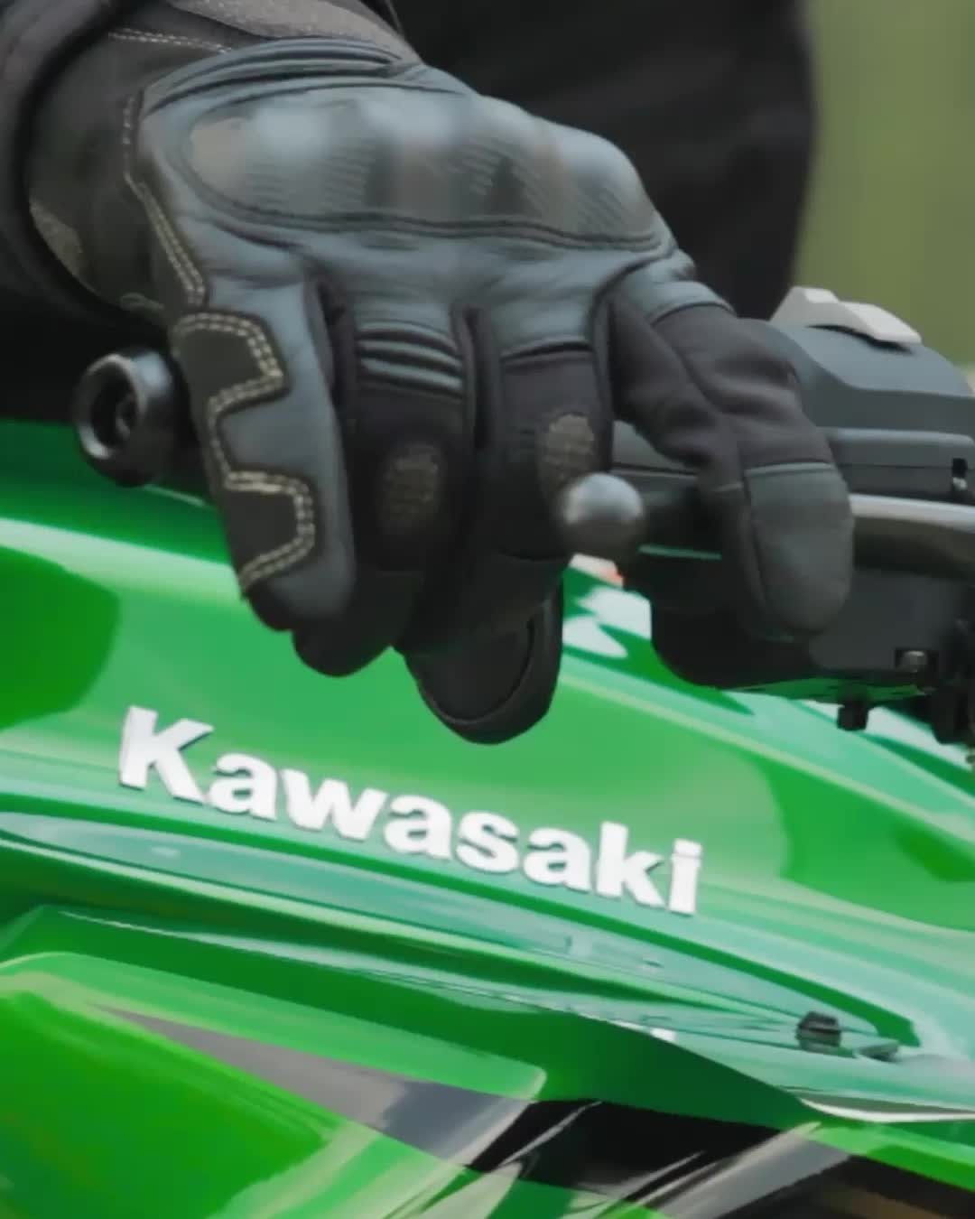 Vorschaubild für Post - Mehr Hubraum, mehr Kontrolle, mehr Fahrspaß!🔥

Die Ninja 1100SX (SE) verkörpert das Nonplusultra der Sporttourer-Klasse mit beeindruckender Leistung, fortschrittlichster Technologie und unvergleichlichem Komfort. Perfekt für lange Touren und sportliche Ausfahrten. 🌄

Jetzt Probefahrt vereinbaren! 📅

#Kawasaki #LettheGoodTimesRoll #KawasakiDeutschland #Ninja1100SXSE #Sporttourer