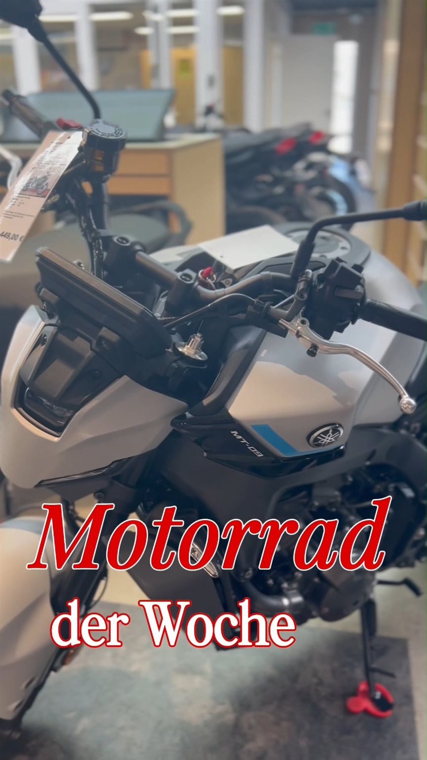 Vorschaubild für Post - 🏍❄ Motorrad der Woche: Yamaha MT-09 Ice Storm 2025 ⚡🔥

Pure Power trifft eiskalten Style! Die neue MT-09 Ice Storm kommt mit:
✅ Aggressivem Design in exklusiver Ice-Storm-Lackierung
✅ 890 ccm Dreizylinder-Motor für brachiale Performance
✅ Optimierte Ergonomie & modernes TFT-Display
✅ Hightech-Fahrassistenzsysteme für maximalen Fahrspaß

Ob Stadt, Landstraße oder Kurvenparadies – die MT-09 Ice Storm 2025 lässt dich jede Fahrt neu erleben.
👉 Jetzt im Bikerzentrum Berentelg ansehen!

#MotorradDerWoche #MT09IceStorm #YamahaMT09 #BikerzentrumBerentelg #BikerStyle #RideTheStorm #HyperNaked #BikerLiebe #MotorradNews #instabike #meppen #rentbike #testride #rentabike #bikedaily #berentelg #biker #bikelove #onroad #starkegebrauchte