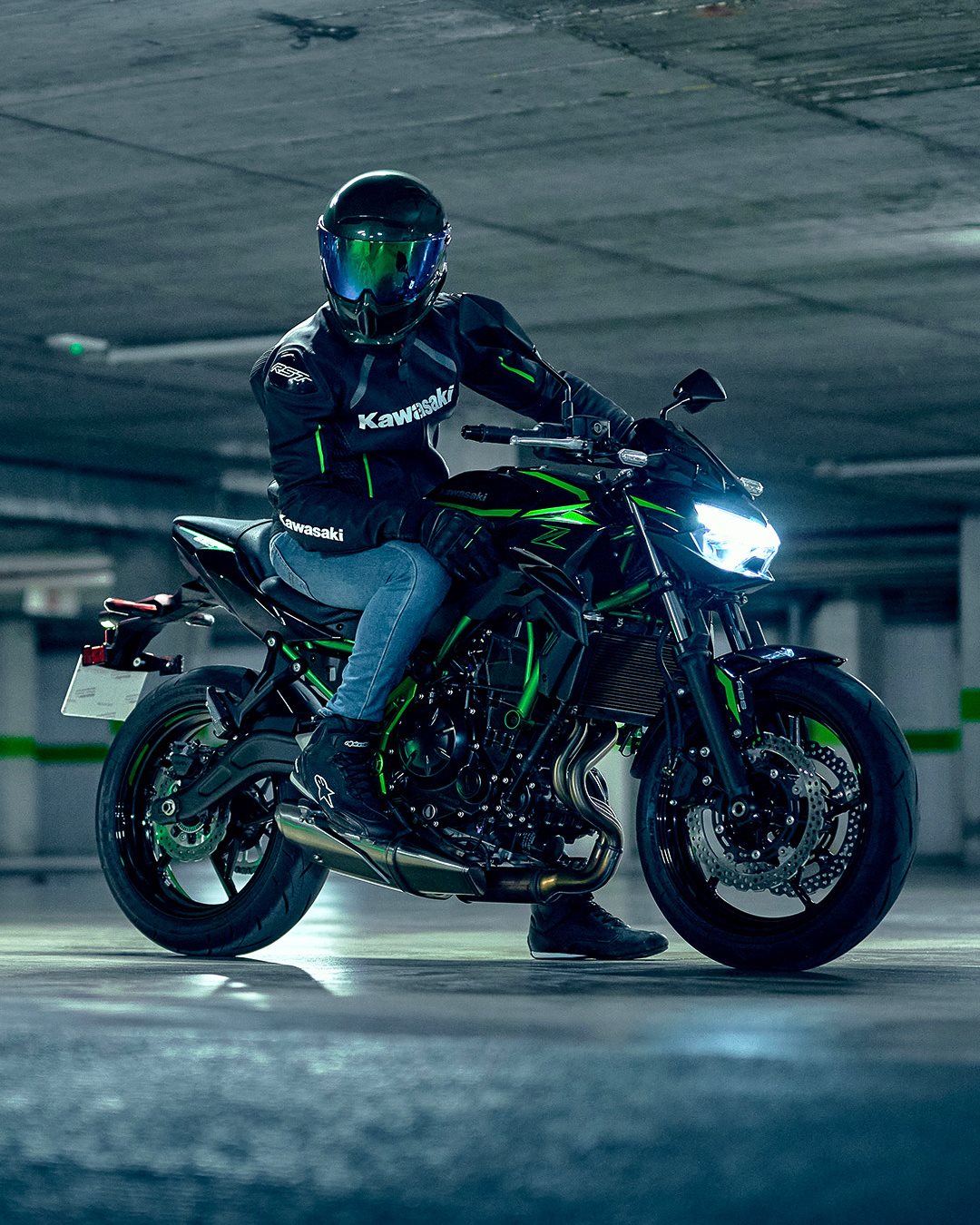 Vorschaubild für Post - Die Z650 bietet intuitives Handling und kompromisslose Power - perfekt auch für Fahranfänger! 🔥 Wie genial ist das bitte?! 🤩

#Kawasaki #LettheGoodTimesRoll #KawasakiDeutschland #Supernaked #Z650