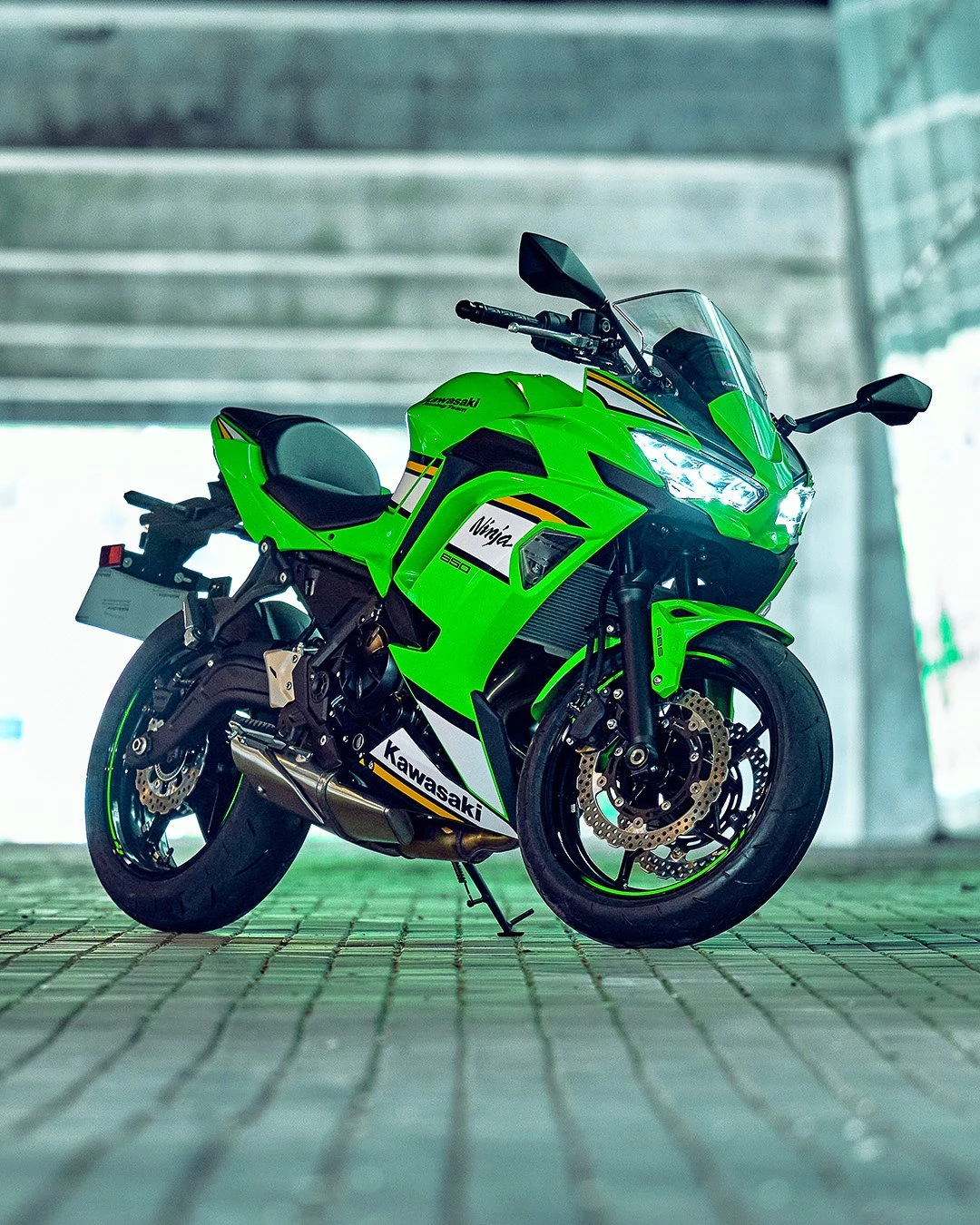 Vorschaubild für Post - Nichts lässt dich so aus der Menge herausstechen wie das ikonische grüne Design und der röhrende Motorsound der Ninja 650. 💚

#Kawasaki #LetTheGoodTimesRoll #KawasakiDeutschland #KawasakiNinja #Ninja650 #Supersport