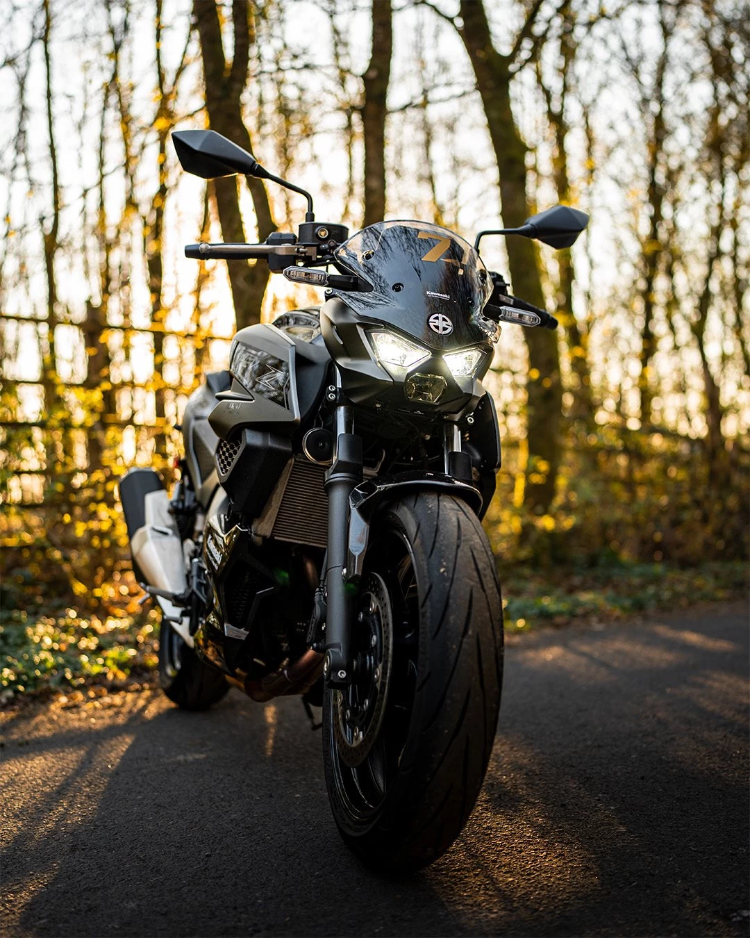 Vorschaubild für Post - Die Saison neigt sich dem Ende zu – jetzt ist der perfekte Moment für dein neues Bike!🍂🏍️ 

Derzeit bekommst du die Z7 Hybrid zum stark reduzierten Aktionspreis von nur 8.995 €*. ➡Worauf wartest du noch?

📸: @juli.rides

*Aktionspreis inkl. 19% MwSt. für junge Vorführmotorräder oder für Fahrzeuge mit Herstellerzulassung ohne Kilometer und solange der Vorrat reicht. Keine Kumulierung von Aktionen möglich.
#Kawasaki #LetTheGoodTimesRoll #KawasakiDeutschland #Z7 #Hybrid #Motorcycle