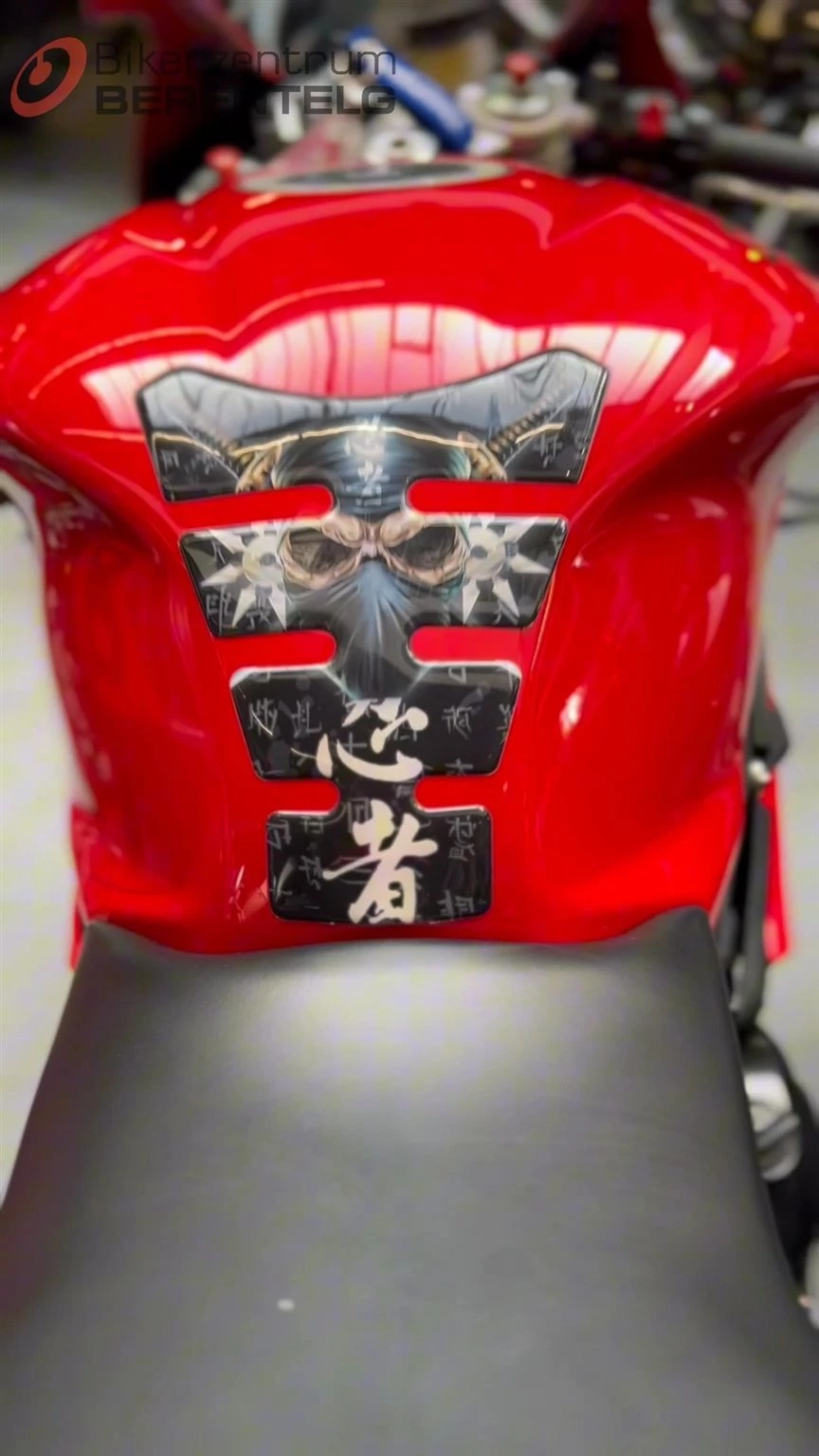 Vorschaubild für Post - ❓🏍️ Errate das Bike! 🏍️❓

Leistung: 94 kW (128 PS) bei sportlichem 675 ccm Dreizylinder
Erstzulassung: 04/2014
Besonderheiten: Leichtes Fahrwerk, präzises Handling und der unverwechselbare Dreizylinder-Sound 🔥
Einsatzgebiet: Ob kurvige Landstraße oder Rennstrecke – pure Performance und Fahrspaß.

 #MotorradLiebe #Supersportler #BikerLife #erratedasbike #berentelg #bikerzentrumberentelg #starkegebrauchte #biker #motorrad #meppen #bikergram #instabike