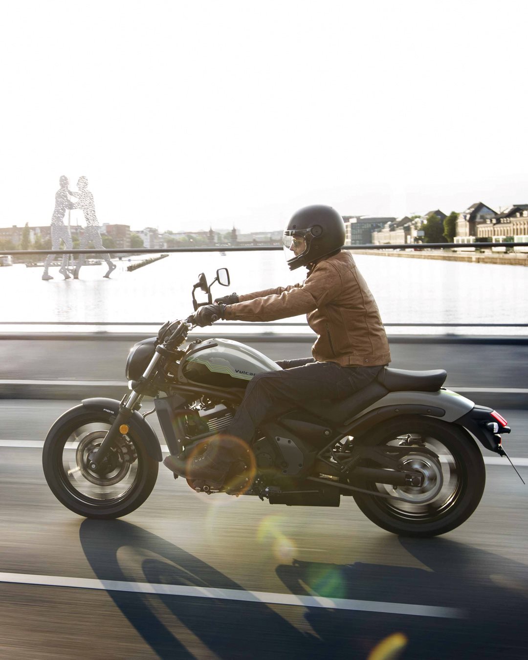 Vorschaubild für Post - Stil trifft Komfort 😎: Die Vulcan S sieht in den Farben für das Modelljahr 2026 besser aus denn je! Mit ihrer entspannten Ergonomie, dem kraftvollen Reihenzweizylinder und einem frischen Farb-Update bringt sie noch mehr Stil in deinen urbanen Alltag.🩶🖤 Erlebe den neuen Look der Vulcan S live bei uns im Showroom. Wir freuen uns auf deinen Besuch! 😎

#Kawasaki #LettheGoodTimesRoll #KawasakiDeutschland #VulcanS #UrbanCruiser #KawasakiVulcan