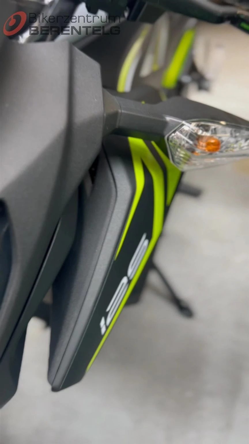 Vorschaubild für Post - 📸 Unsere Bike-Galerie 📸

Zwei starke Gebrauchte, die richtig Eindruck machen:

🔥 Kawasaki Z125 – der perfekte Einstieg ins Naked-Bike-Feeling. Kompakt, wendig und mit sportlichem Design, das sofort Bock auf die nächste Tour macht.

🏁 Aprilia RSV4 RR – pure Rennsport-DNA! Mit atemberaubender Performance und aggressivem Look ist sie gebaut für alle, die keine Kompromisse eingehen.

👉 Beide Bikes warten bei uns in der Galerie – komm vorbei und entdecke dein nächstes Fahrerlebnis!

#BikeGalerie #KawasakiZ125 #ApriliaRSV4RR #GebrauchteBikes #BikerLife #RideWithUs #berentelg #bikerzentrumberentelg #meppen #biker #bikergram #instabike