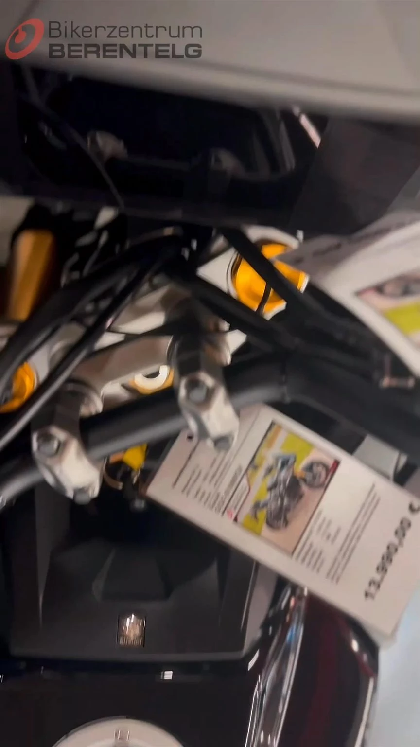 Vorschaubild für Post - 🏍️ Gebraucht – aber bereit für die nächste Tour!
Unsere Suzuki GSX-S1000GX steht in den Startlöchern 🔥
Kaum eingefahren, top gepflegt und voller Power:
📍 Kilometer: 3.200 km
⚙️ Leistung: 112 kW (152 PS)
💪 Hubraum: 999 ccm
🗓️ Erstzulassung: 02/2024
Ein echtes Kraftpaket mit Touring-Komfort – perfekt für alle, die Leistung und Langstreckentauglichkeit verbinden wollen. 💨
➡️ Jetzt bei uns im Bikerzentrum Berentelg entdecken und Probefahrt sichern!
#Suzuki #GSXS1000GX #BikerzentrumBerentelg #Gebrauchtmotorrad #Motorradliebe #RideWithPassion #Motorradkauf #Bikerlife #Emsland #Meppen #bikergram #instabike