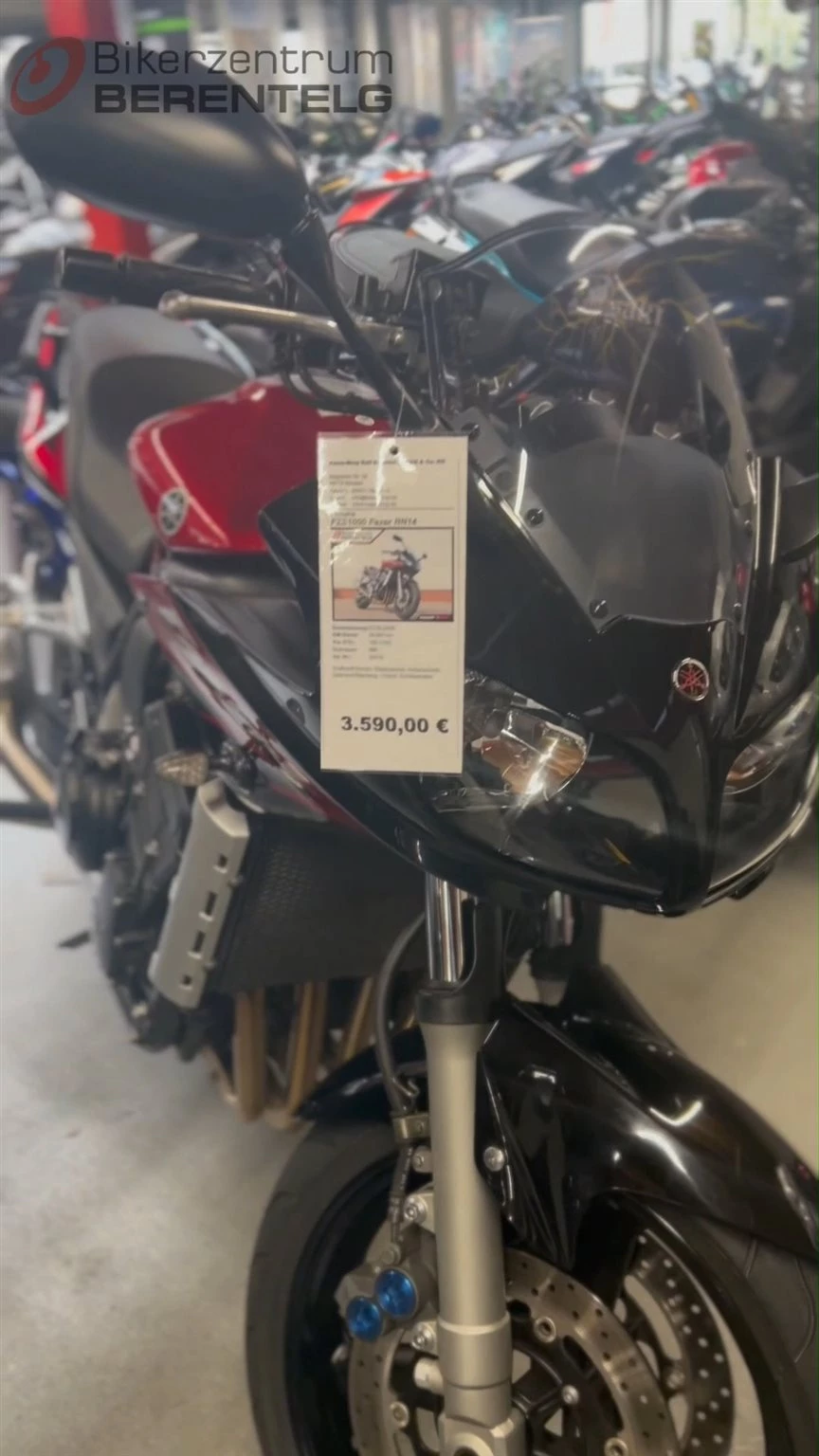 Vorschaubild für Post - 💪 Starke Gebrauchte gesucht? Dann haben wir was für dich!

🏍️ Yamaha FZS 1000 Fazer – Power, Komfort und Charakter in einem Paket.
Mit 143 PS, 998 ccm Hubraum und nur 39.881 km auf der Uhr ist sie bereit für viele neue Touren.

Erstzulassung: 05/2006 – gepflegt, zuverlässig und einfach ein echtes Stück Yamaha-Performance. ⚡

👉 Jetzt entdecken und Probefahrt sichern!

#YamahaFZS1000 #GebrauchtMotorrad #BikerLife #MotorradLiebe #SchnellUnterwegs #Emsland #Meppen #bikerzentrumberentelg #starkegebrauchte #instabike #bikergram