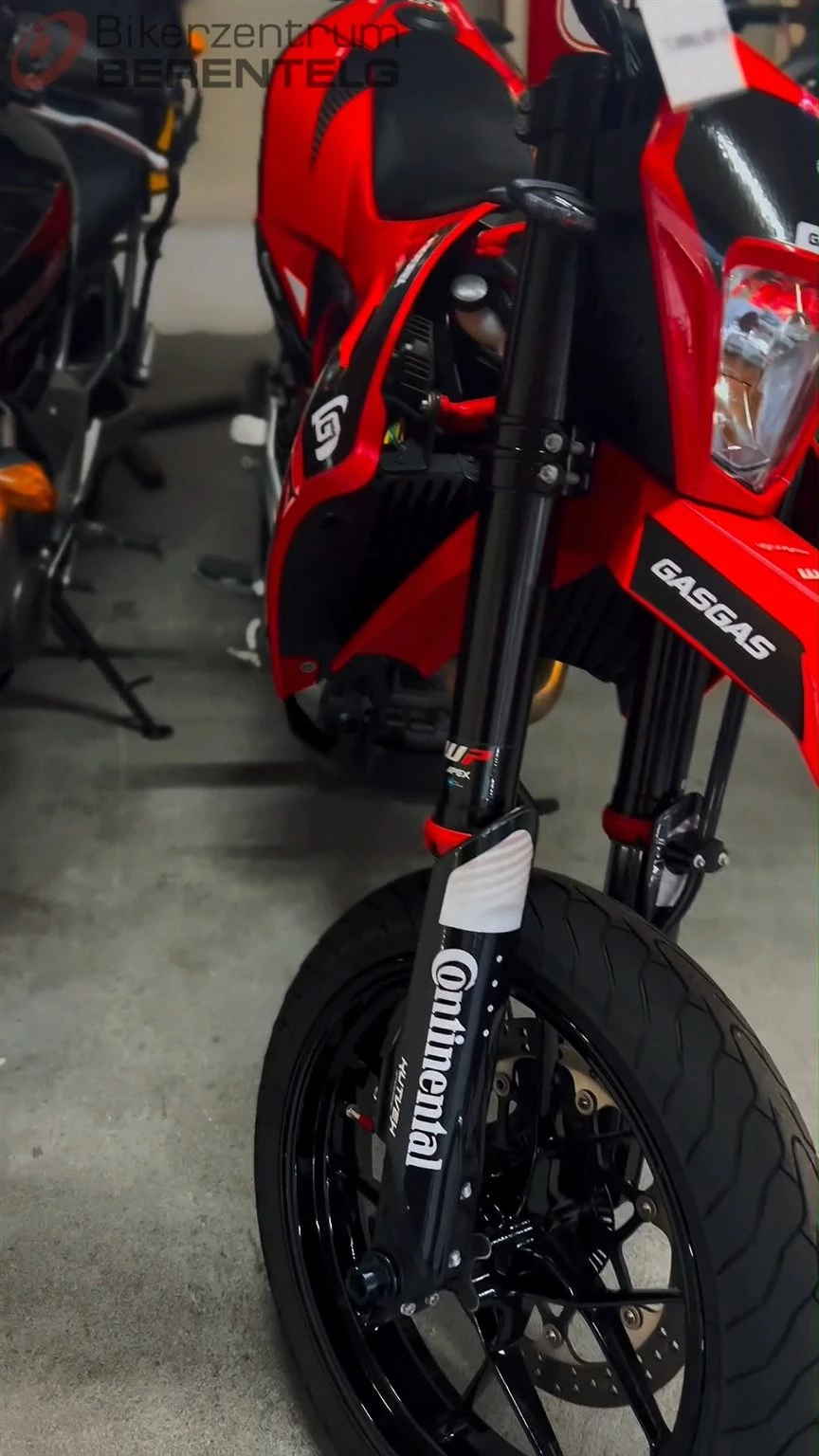 Vorschaubild für Post - Unsere starke Gebrauchte – bereit für die Rennstrecke 🏁🏍️

Diesmal bei uns: die GasGas SM 700 – purer Supermoto-Spaß mit ordentlich Druck und geringem Kilometerstand.

• 5.854 km
• 55 kW (75 PS)
• 693 ccm
• Erstzulassung: 05/2022

Agil, kraftvoll und gemacht für maximalen Fahrspaß – jetzt bei uns entdecken.

#starkegebrauchte #gasgas #SM700 #bikerzentrumberentelg #biker #bikelove #onroad #bikedaily #meppen