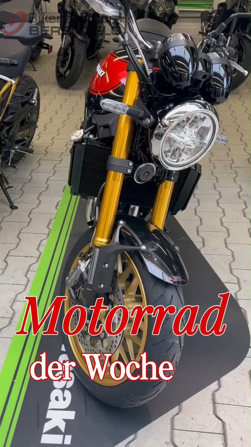 Vorschaubild für Post - Z900RS SE – Wenn Tradition auf moderne Performance trifft.

Inspiriert von der legendären Z1 verbindet die Z900RS SE ikonisches Design mit modernster Technik. Klassische Highlights wie der komfortable Vintage-Sitz, analoge Rundinstrumente und der soundoptimierte Megaphon-Endschalldämpfer treffen auf präzise Handwerkskunst und zeitgemäße Performance.

Mit elektronischem Tempomat, Smartphone-Konnektivität sowie IMU-gestütztem Fahrerassistenzpaket inklusive Kawasaki Cornering Management Function (KCMF) und Quick Shifter (KQS) bietet die Z900RS SE ein einzigartiges Fahrerlebnis – sanft und souverän bei niedrigen Drehzahlen, kraftvoll und emotional im oberen Bereich.

Vergangenheit neu gedacht. Fahrgefühl neu definiert.

#kawasaki #kawasakiz900RSSE #bikerzentrumberentelg #motorradderwoche #onroad #bikelove
