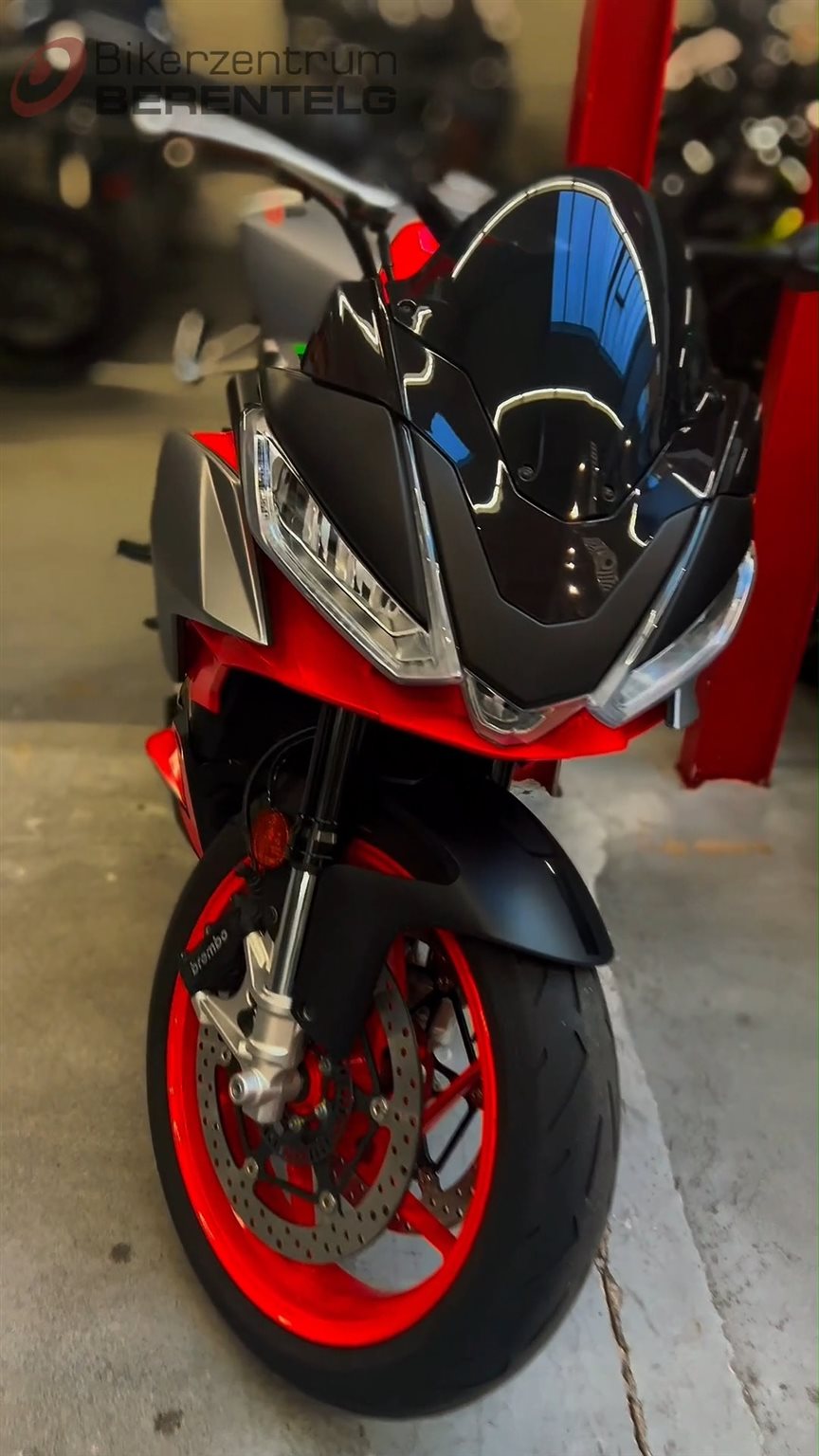 Vorschaubild für Post - Unsere starken Gebrauchten – Aprilia Tuono 660

Sportlich, agil und voller Charakter: Diese Aprilia Tuono 660 überzeugt mit dynamischer Performance und modernem Design. Mit 35 kW (48 PS) ist sie ideal für A2-Fahrer geeignet und bietet dabei echtes Aprilia-Fahrgefühl.

Daten im Überblick:

Erstzulassung: 06/2022
Kilometerstand: 7.759 km
Hubraum: 659 ccm

Ein gepflegter Gebrauchtbike mit viel Fahrspaß – bereit für die nächste Saison.

#starkegebrauchte #apriliatuono660 #bikerzentrumberentelg #onroad #bikelove